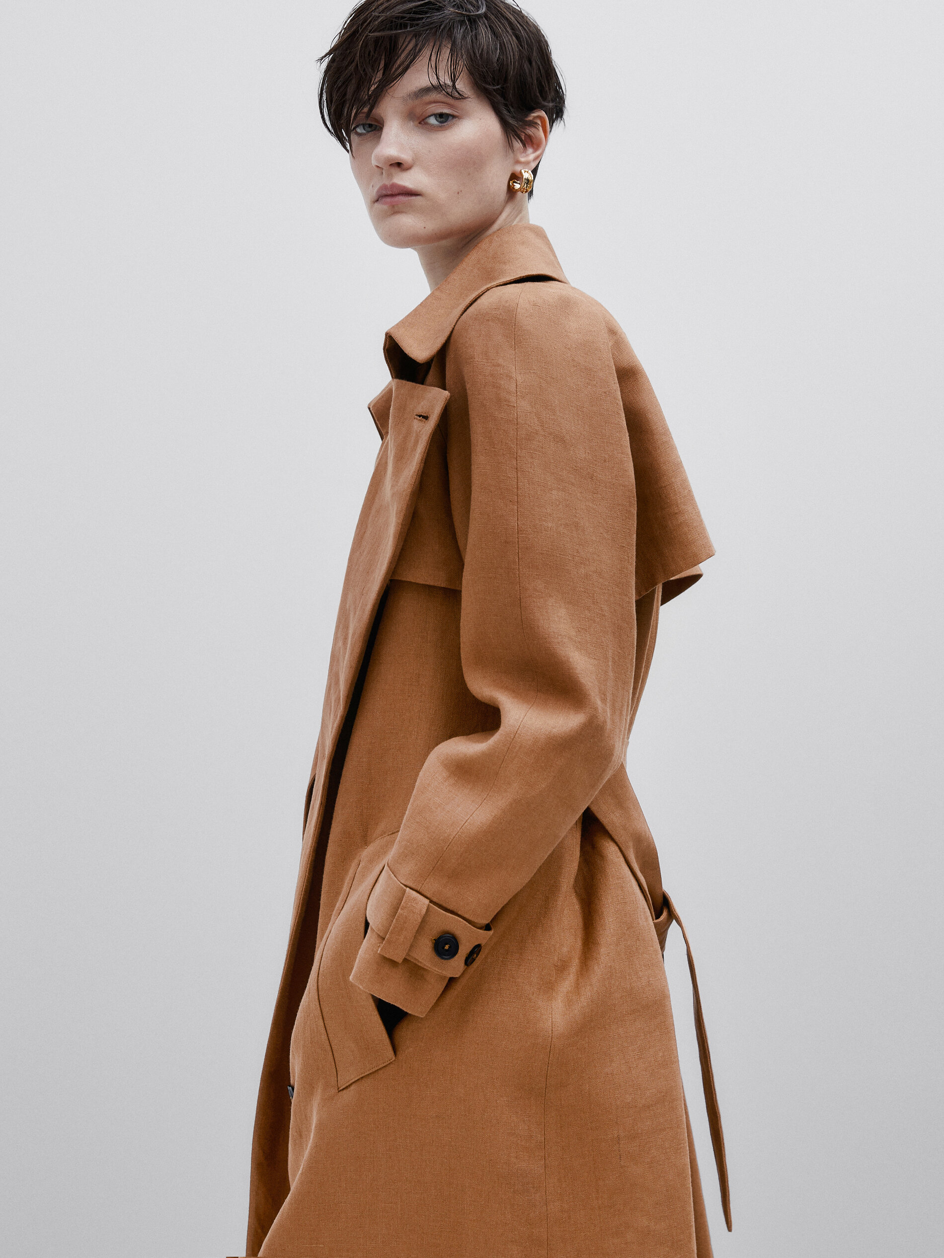 Gabardina lino cinturón -Studio - CAMEL