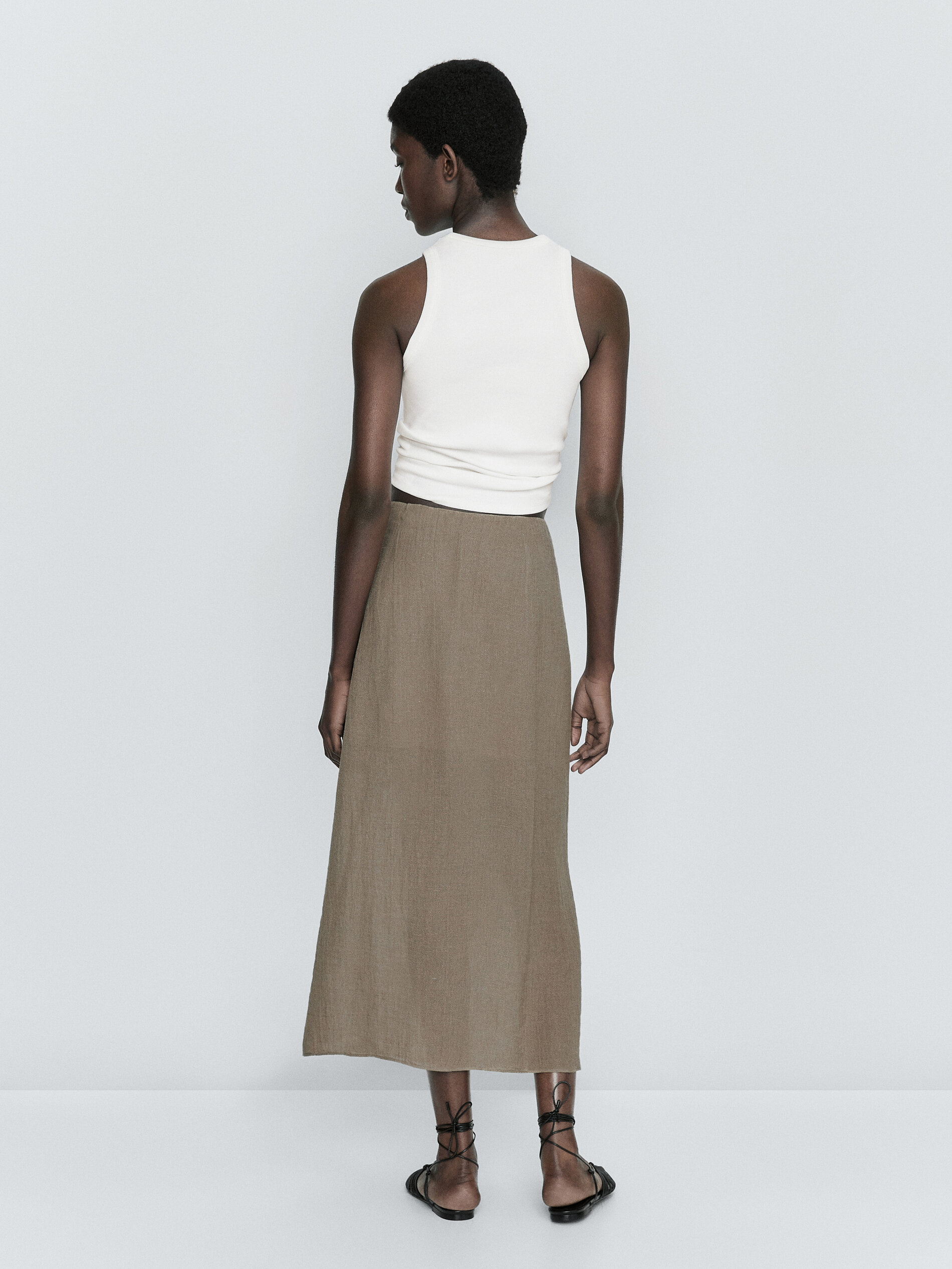 Falda midi lino acabado gofrado - Piedra