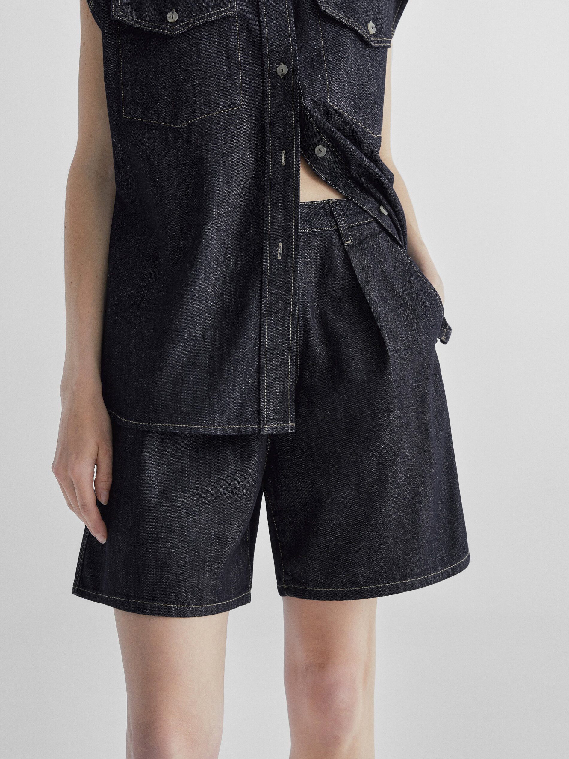 Short denim pinzas tiro alto - AZUL OSCURO