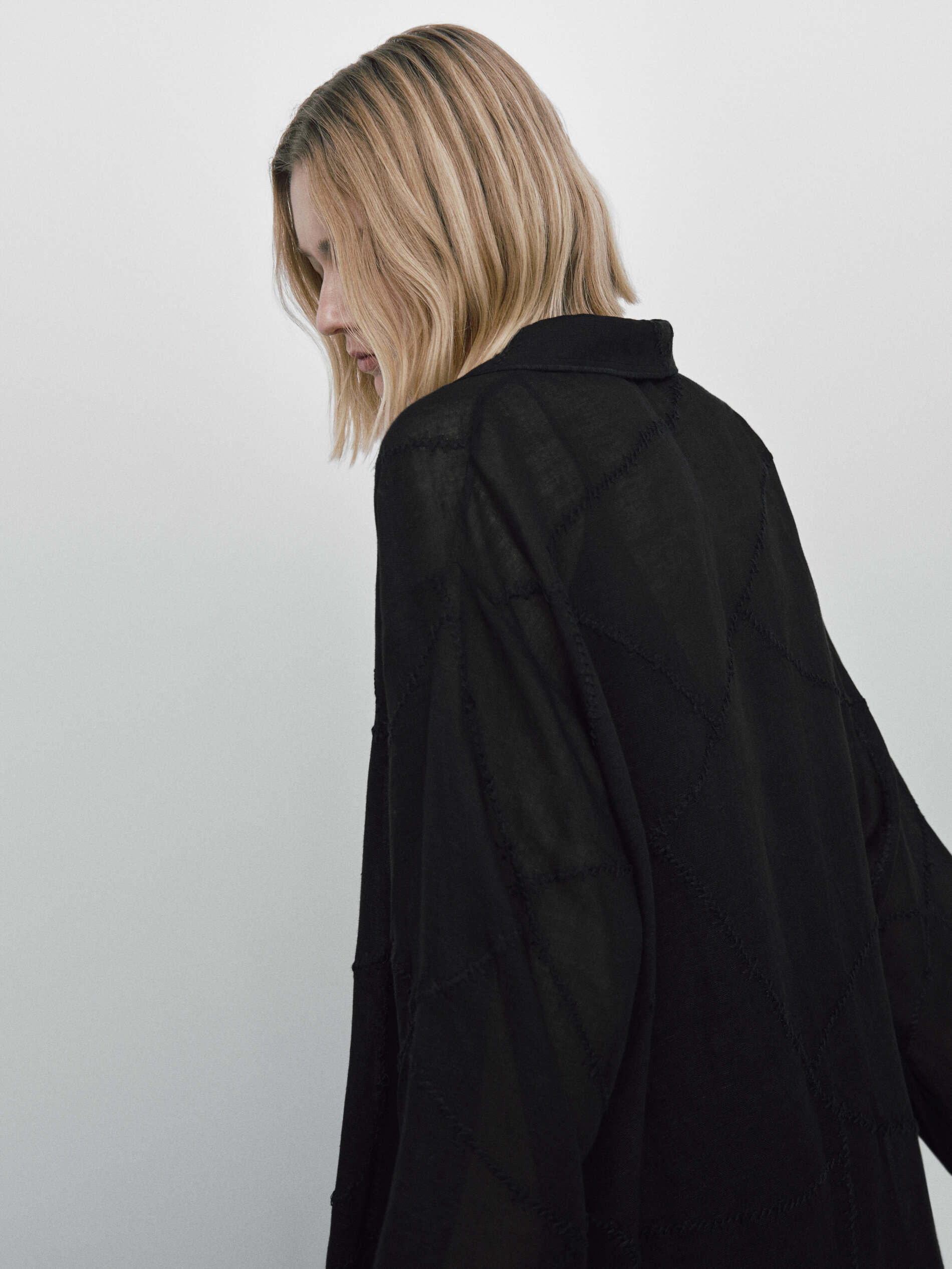 Blusón detalle bordados Limited Edition - NEGRO