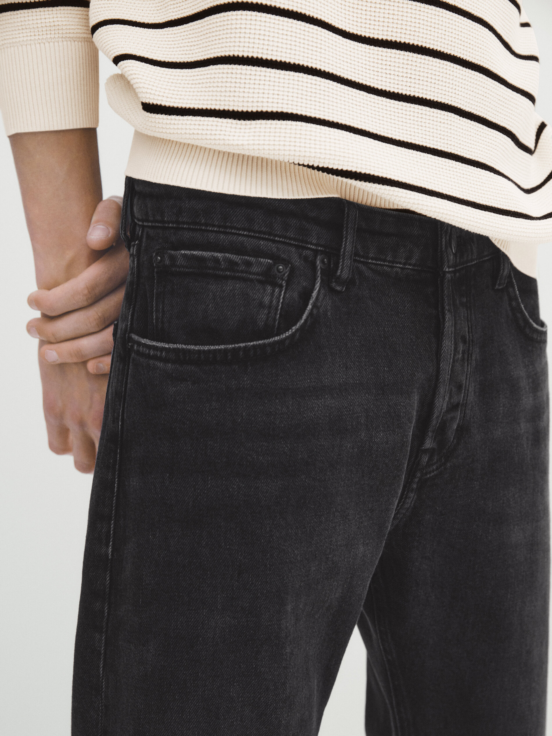 Pantalón vaquero stone wash tapered fit - GRIS