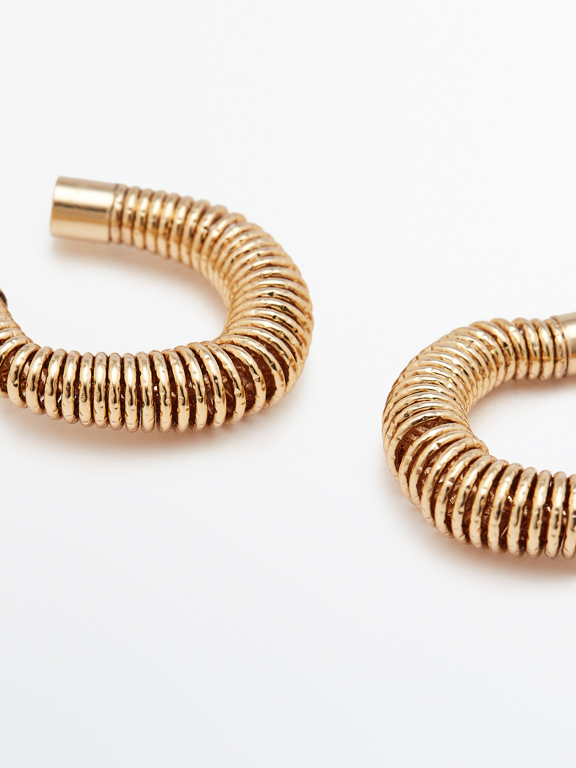 Pendientes textura espiral baño oro - DORADO