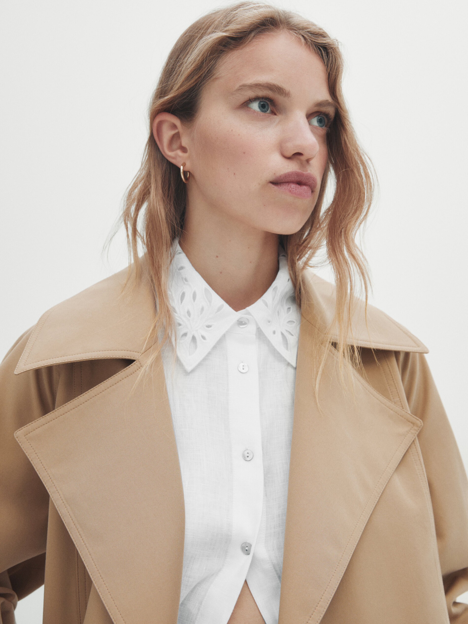 Gabardina fluida cinturón - BEIGE