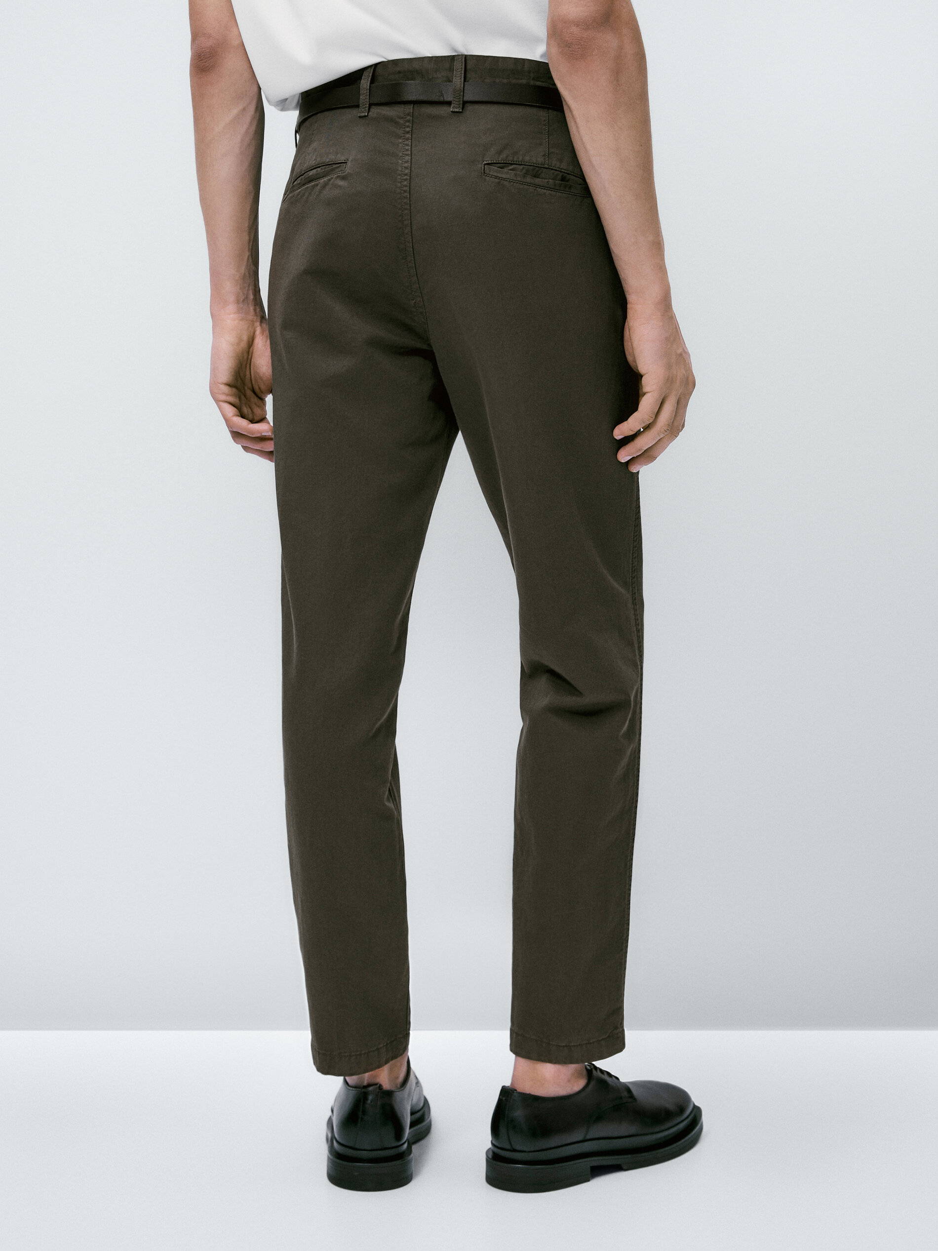 Pantalón chino con lino y algodón tapered fit - KAKI