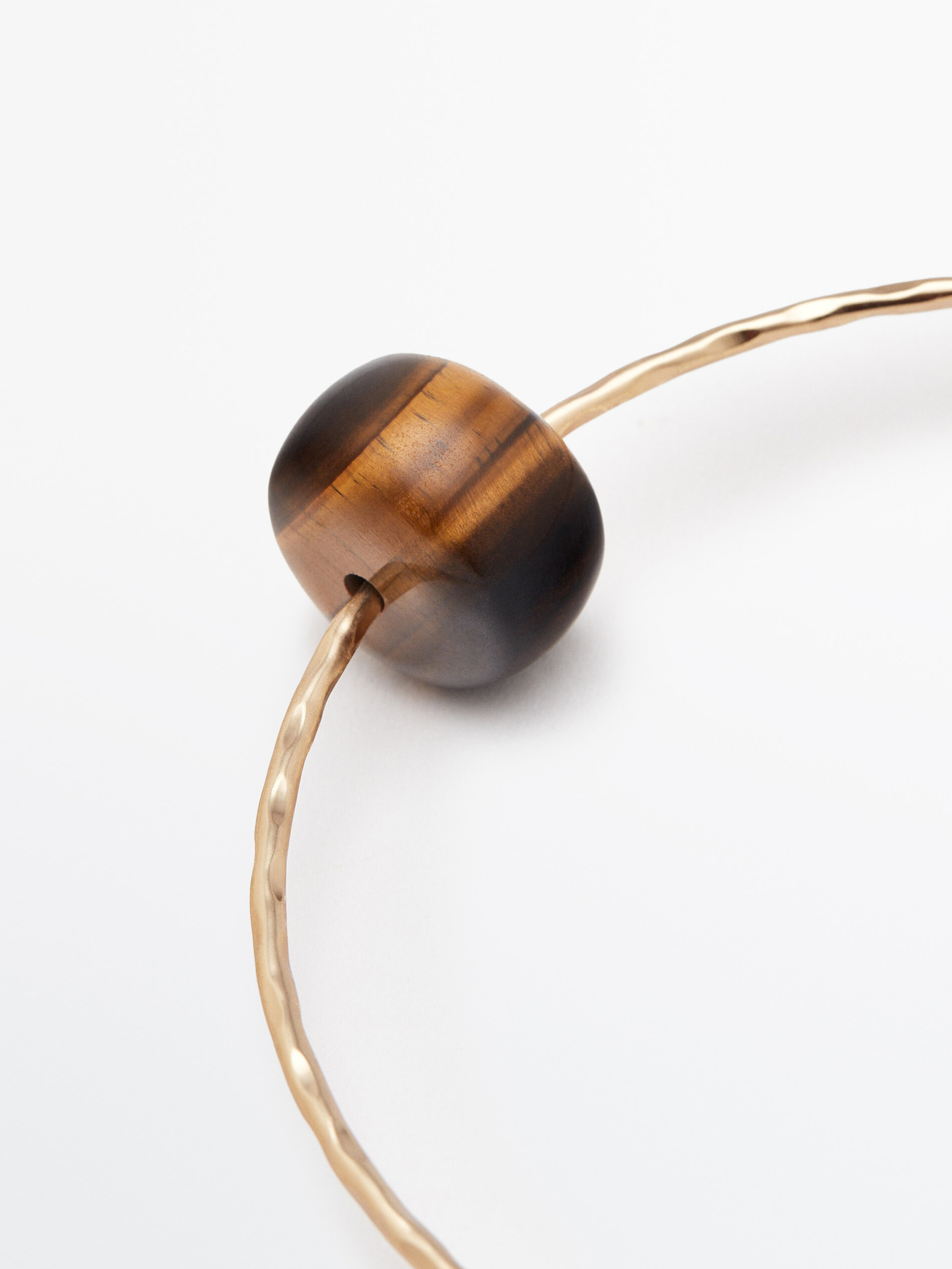 Collar choker textura piedra marrón baño oro - DORADO