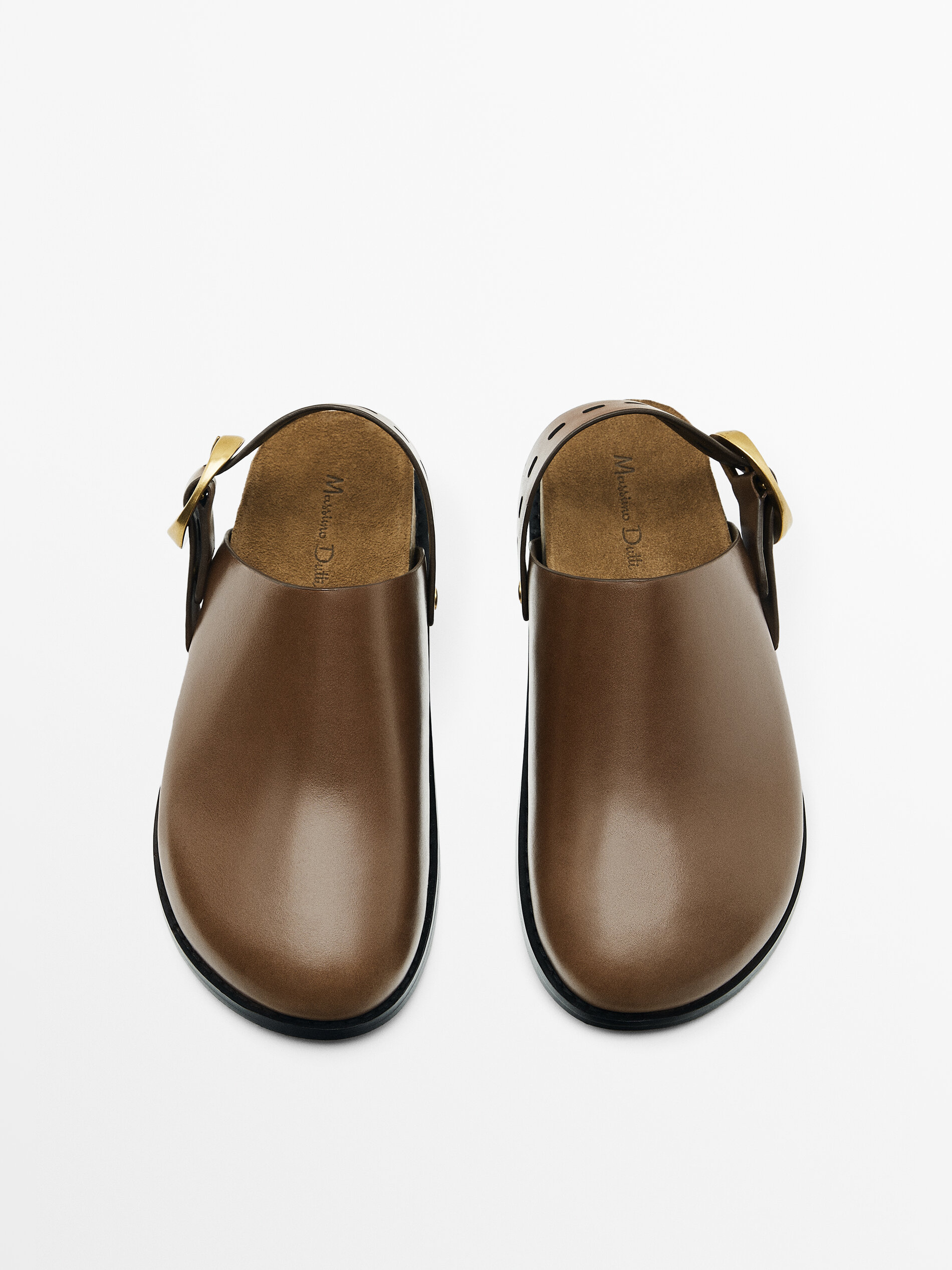 Zueco piel hebilla metálica - CUERO