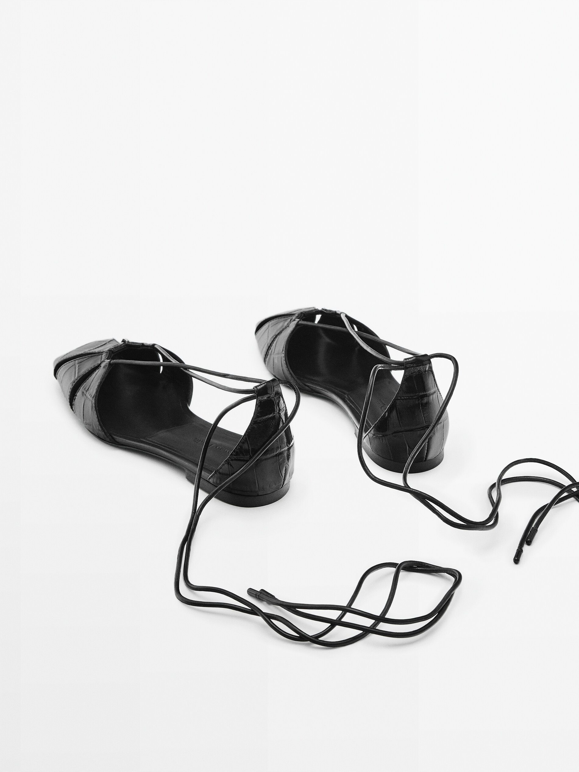 Zapato plano piel aberturas - NEGRO