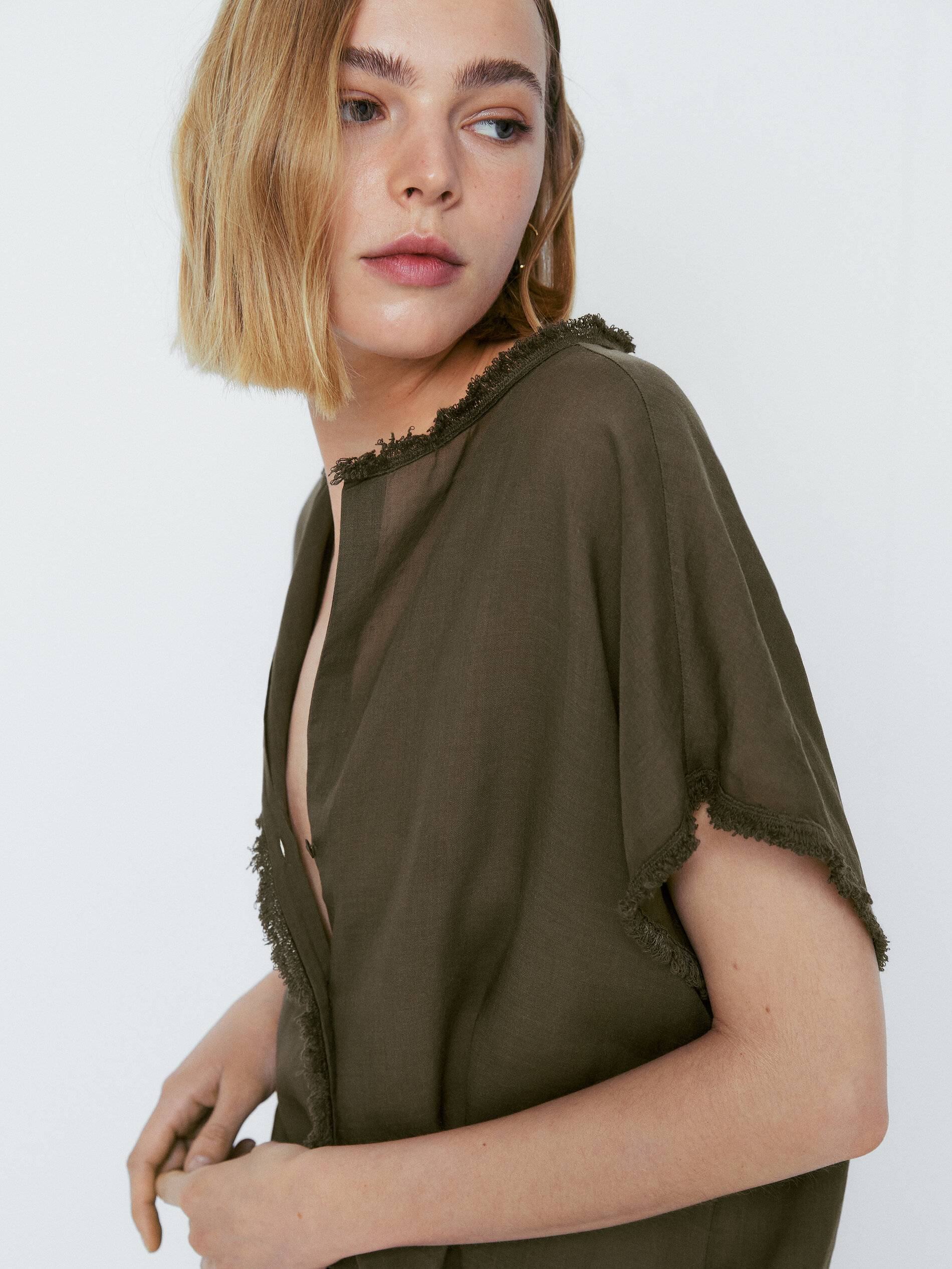 Camisa manga corta detalle desflecado - VERDE OSCURO