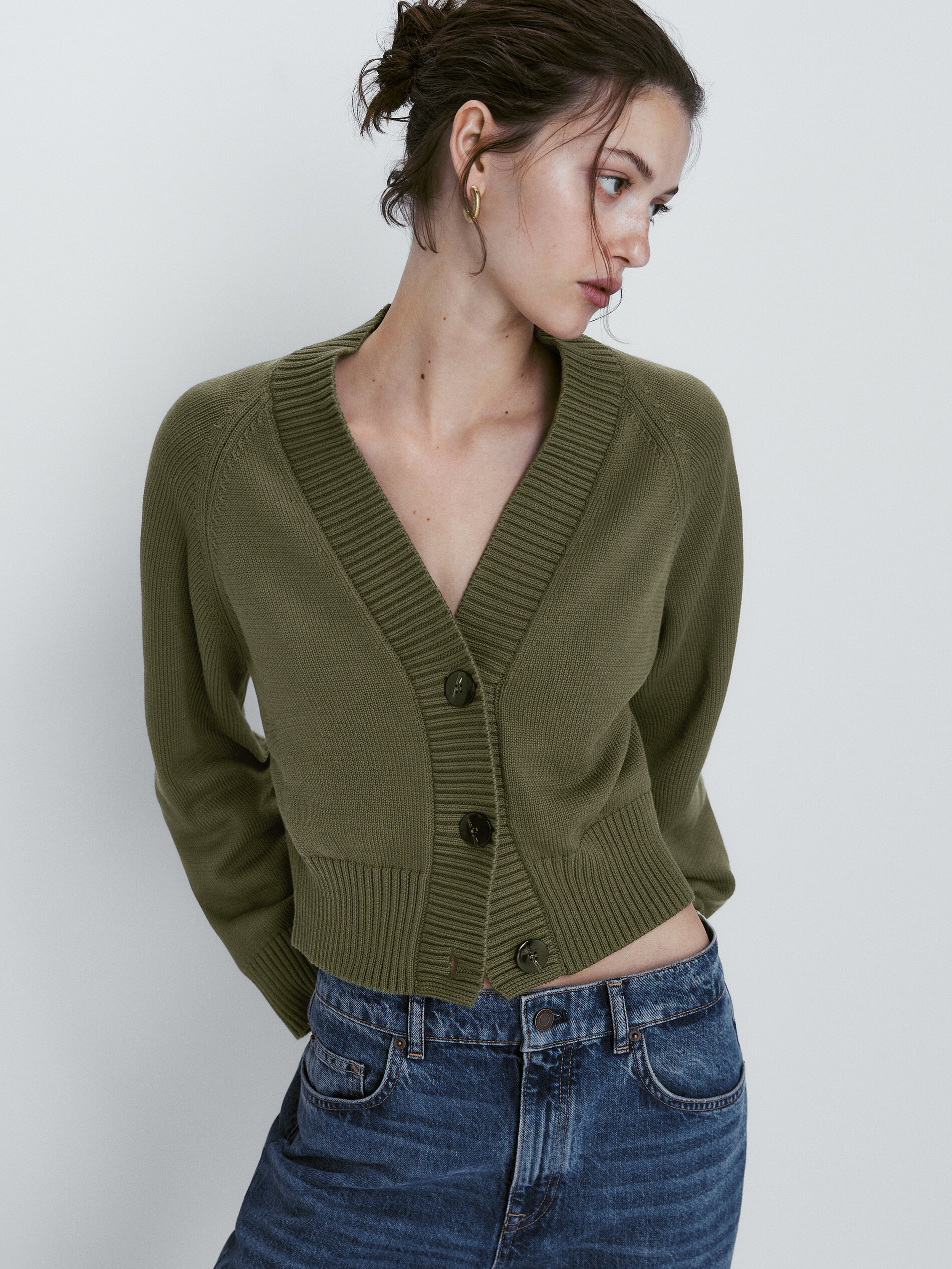 Cárdigan de punto cuello pico botones - KAKI