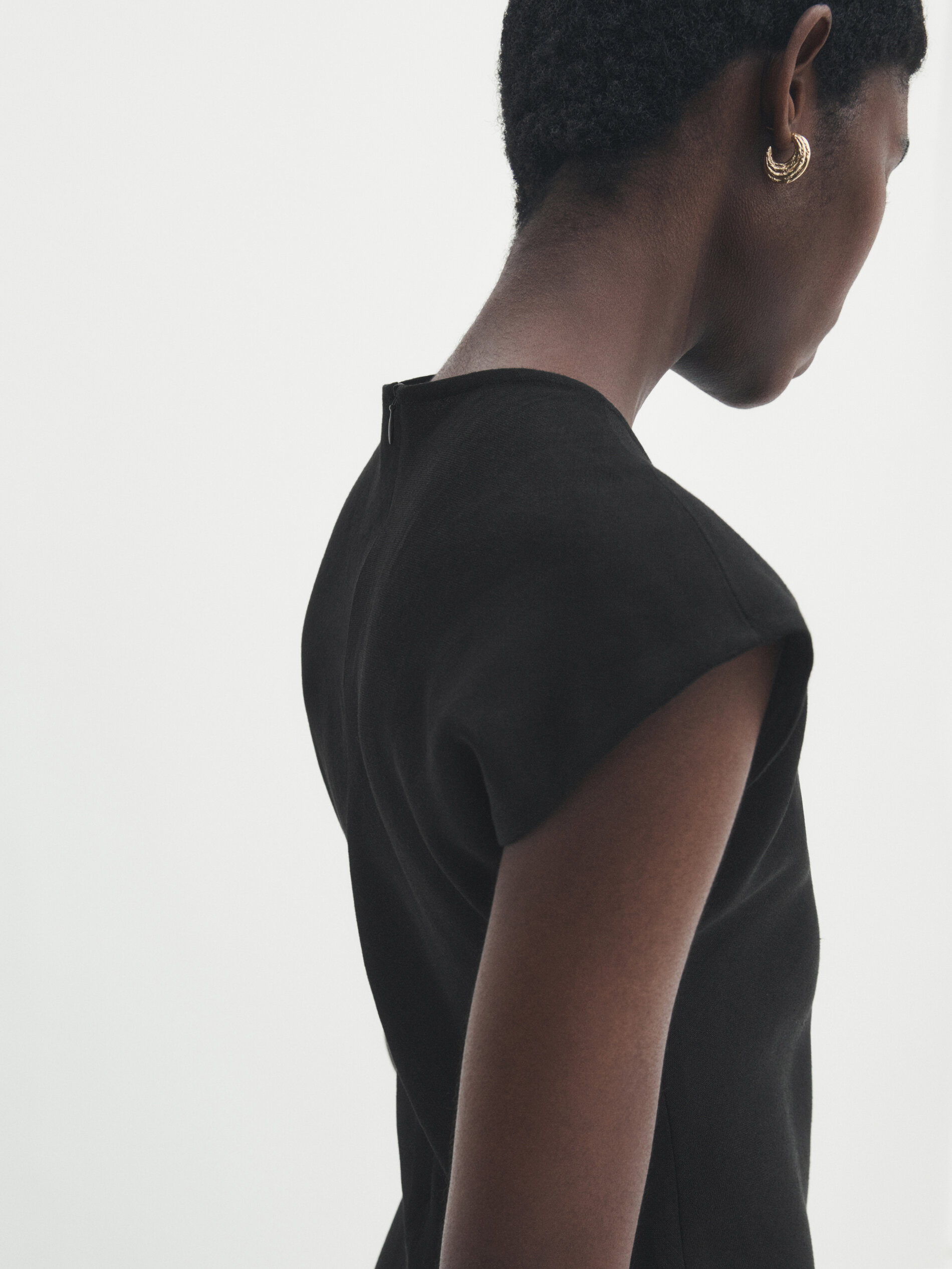 Vestido midi con lino negro - NEGRO