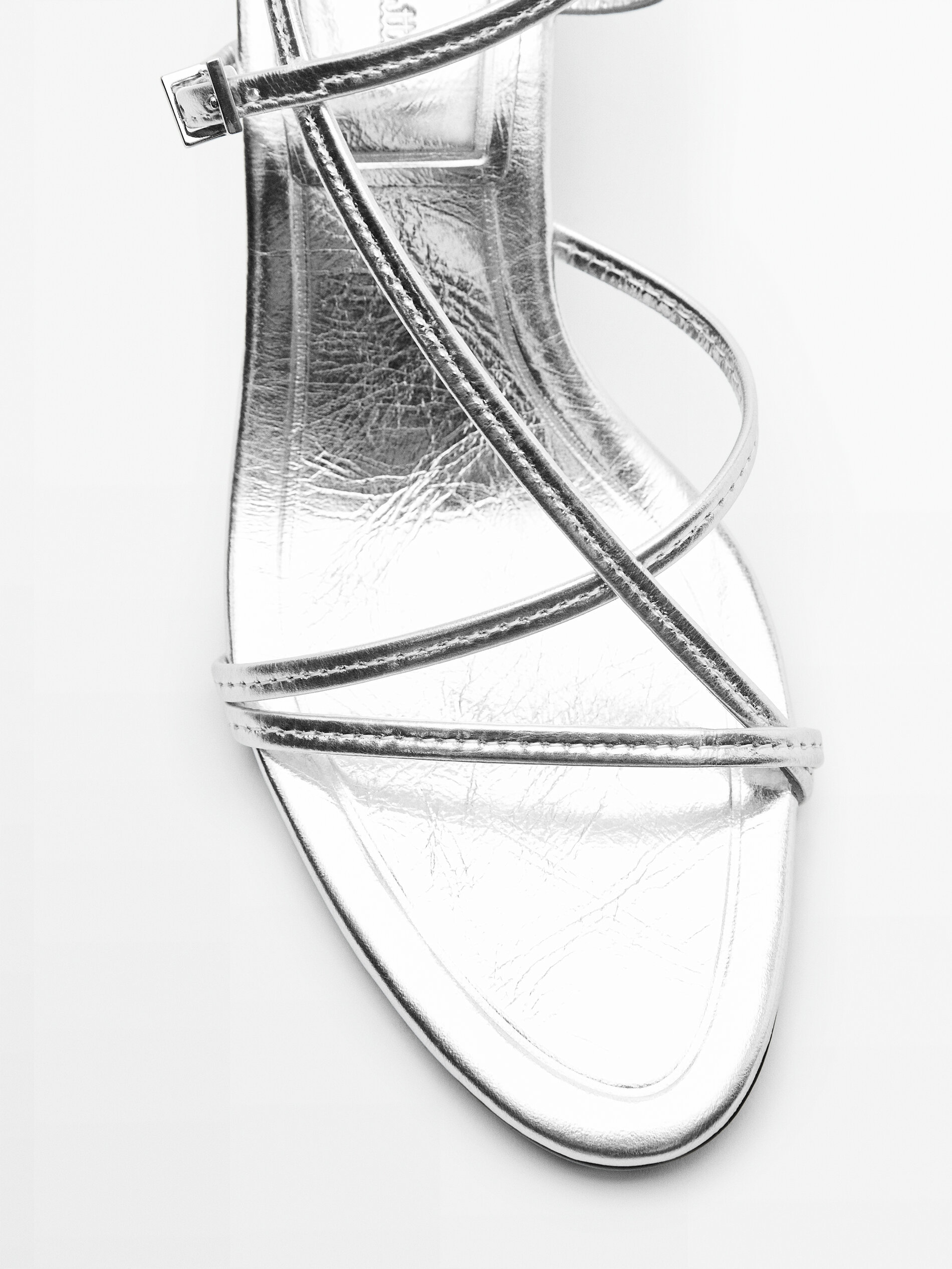 Sandalia tacón piel metalizada multitiras - PLATA