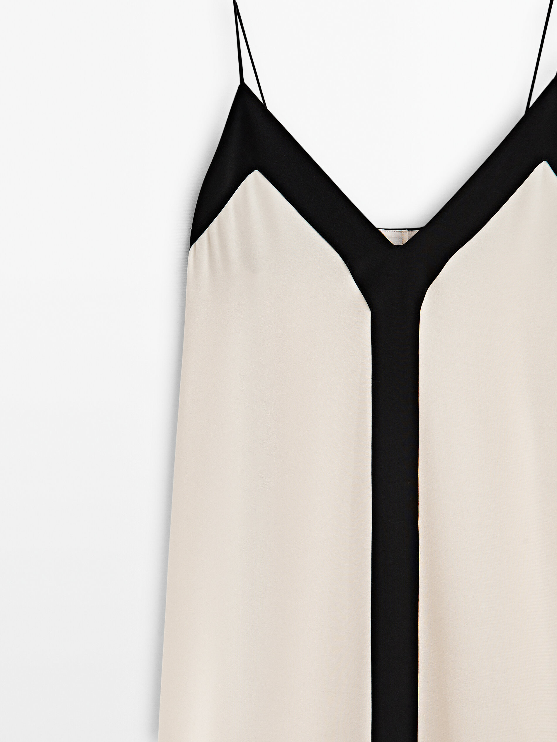 Vestido tirantes escote pico contraste - CRUDO