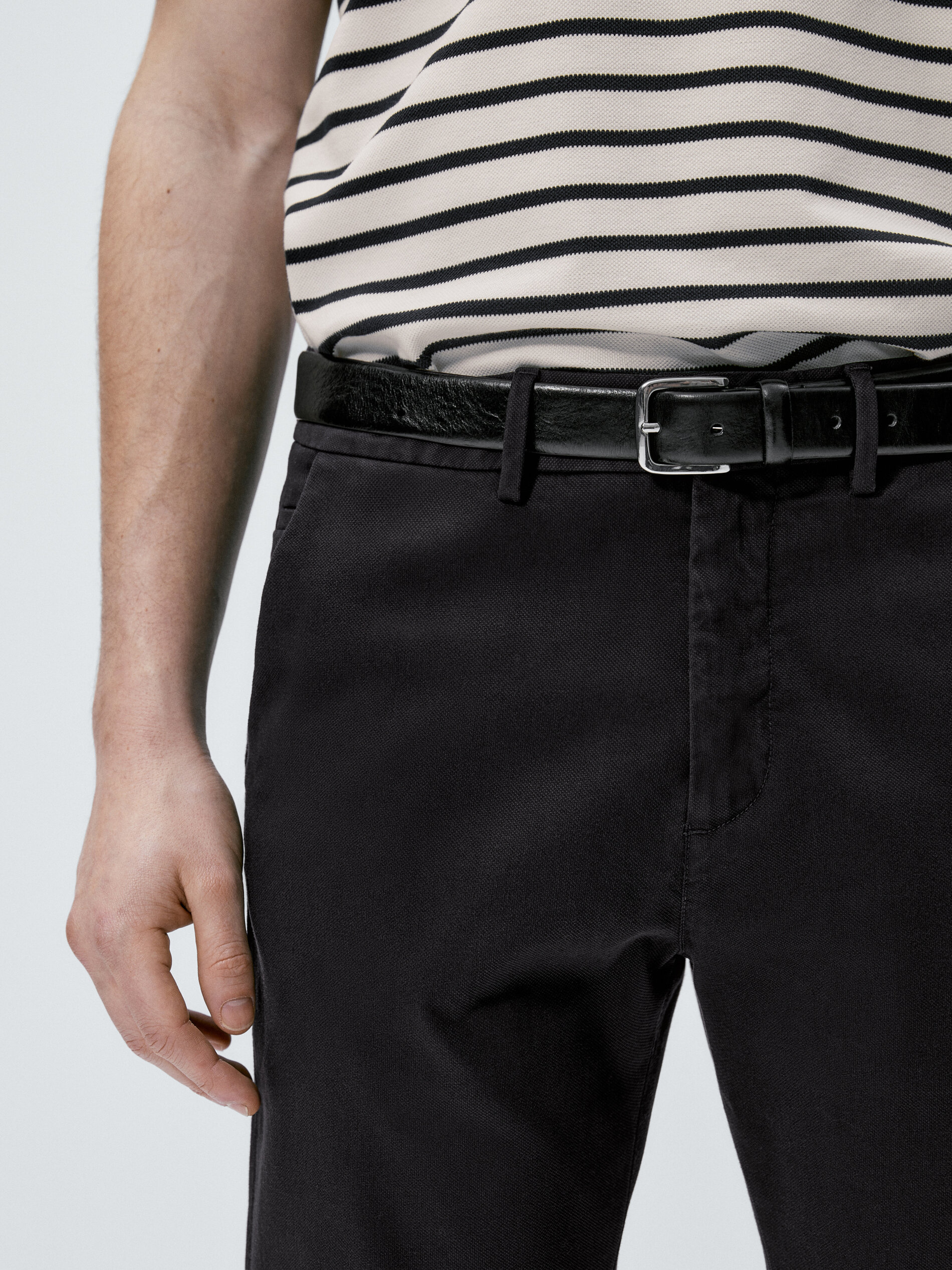 Pantalón chino micro estructura tapered fit - AZUL MARINO