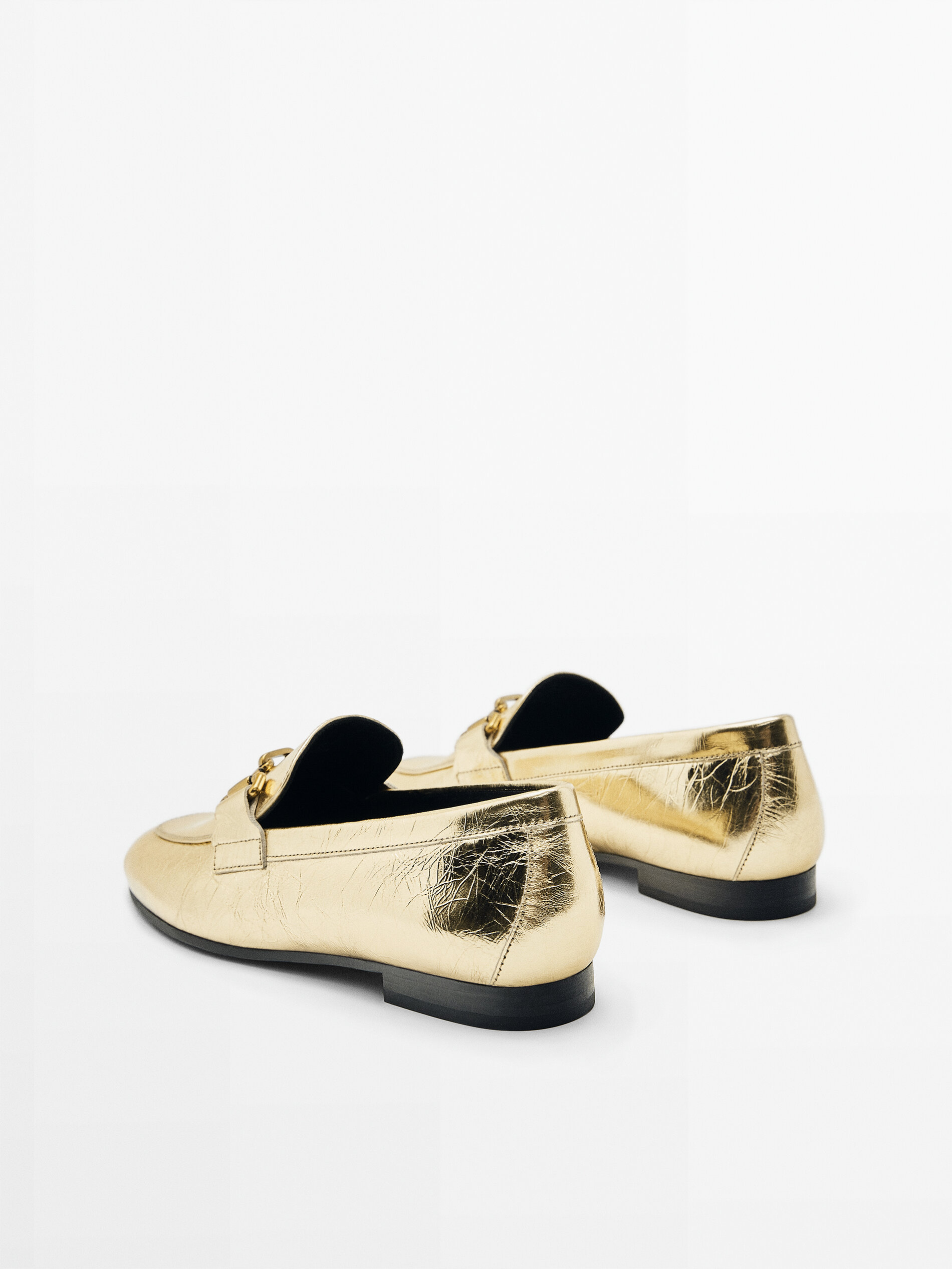 Mocasín piel craquelado hebilla metálica - DORADO