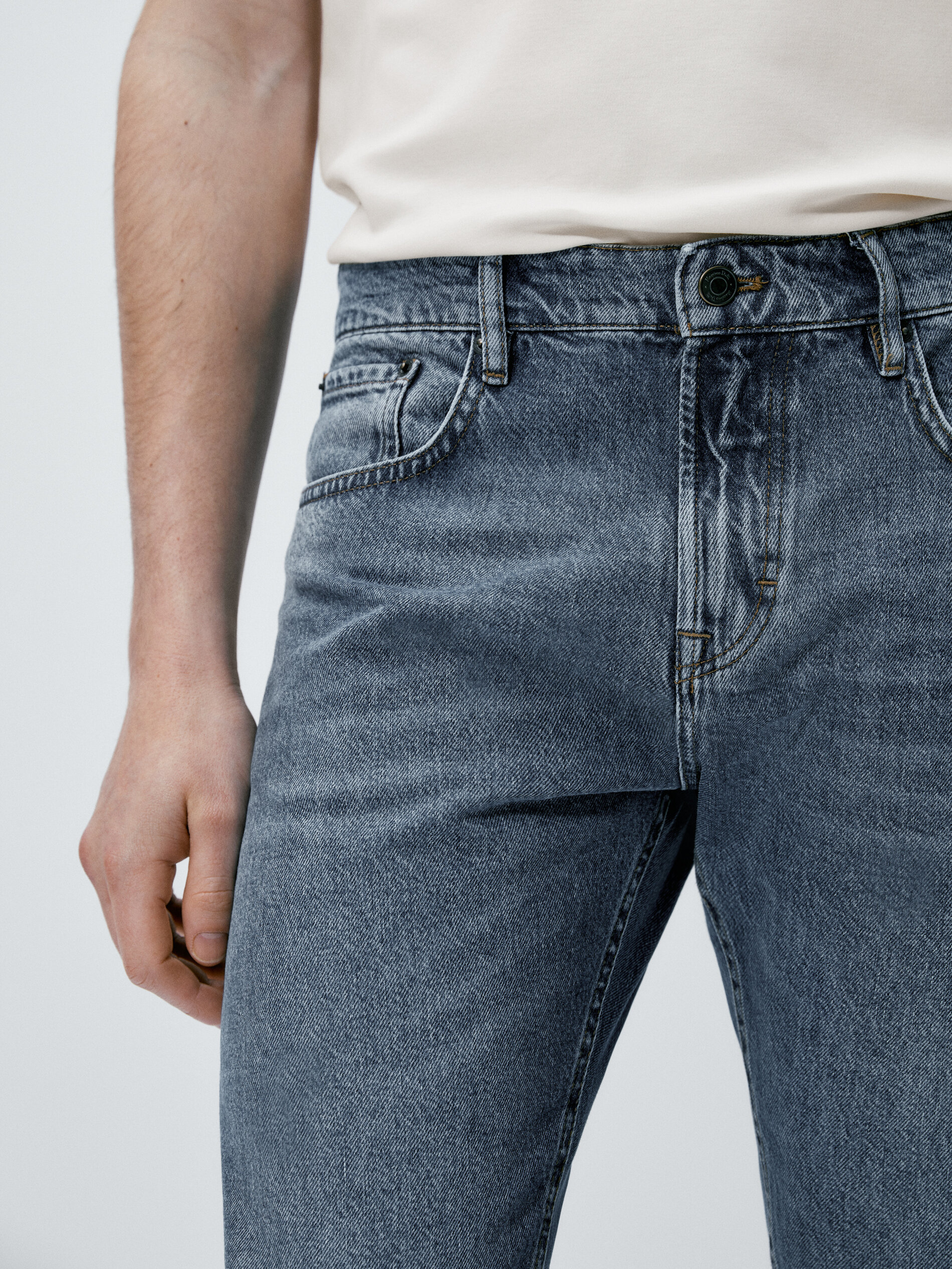 Pantalón vaquero mid stone wash tapered fit - INDIGO