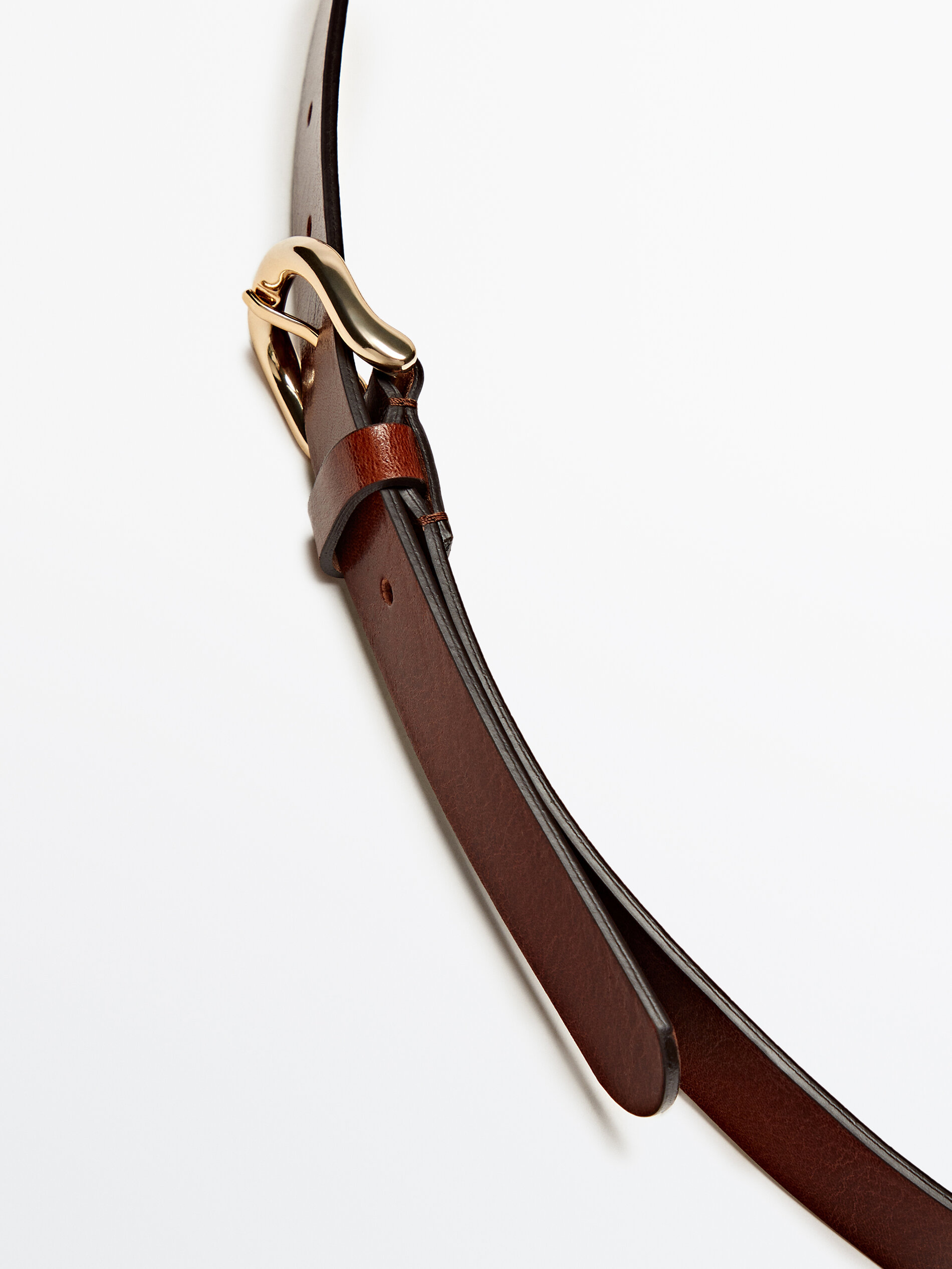 Cinturón piel hebilla dorada - CUERO