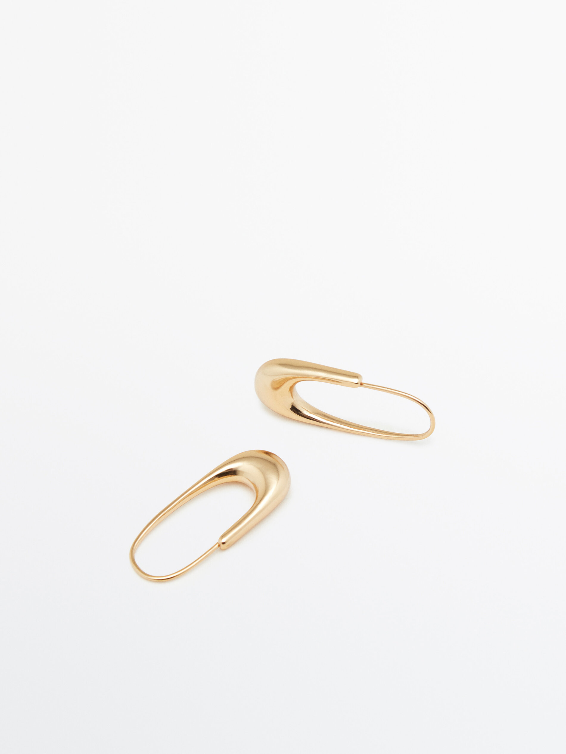 Pendientes ovalados detalle lágrima - DORADO