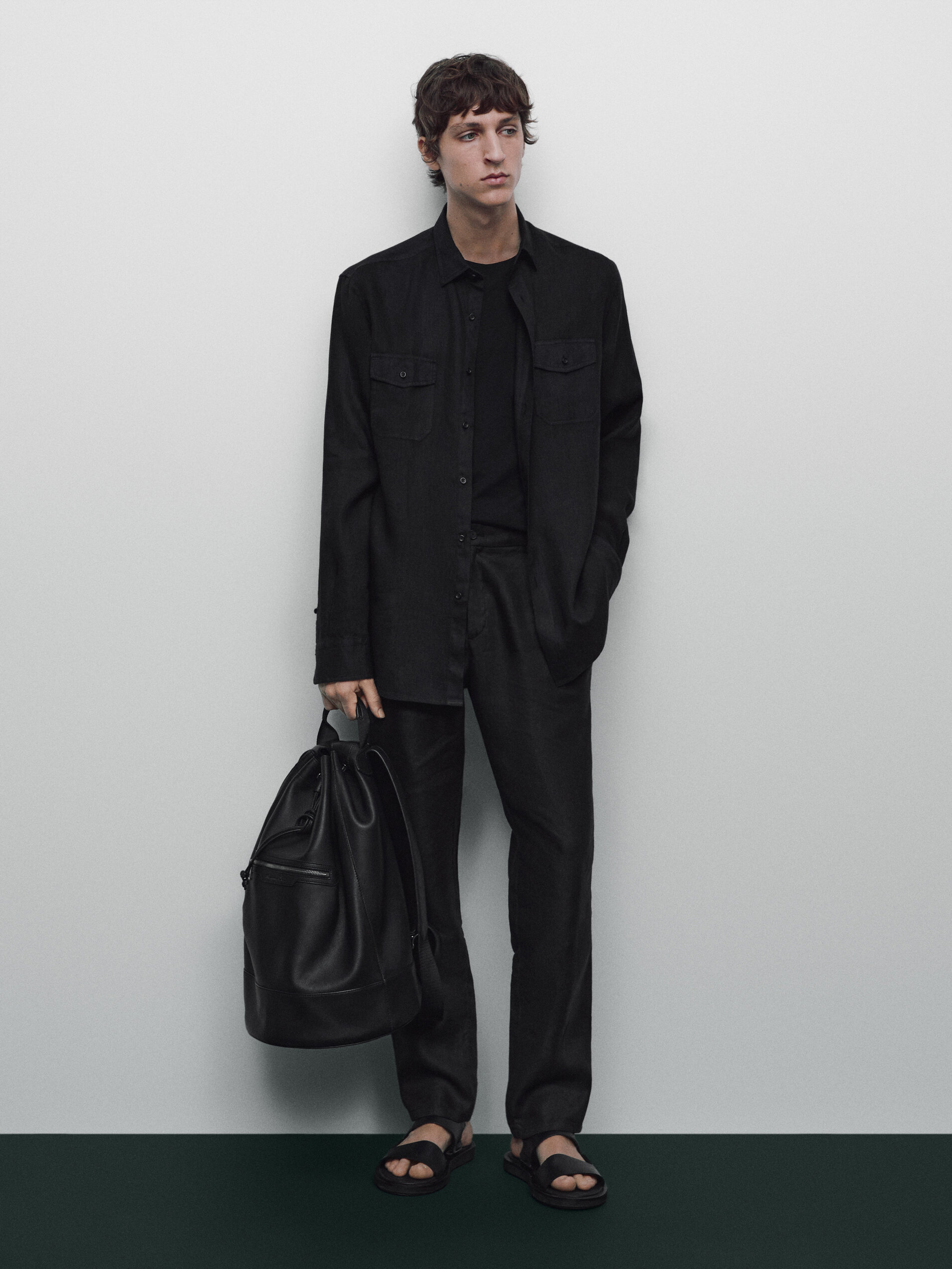 Camisa 100% lino bolsillos - NEGRO