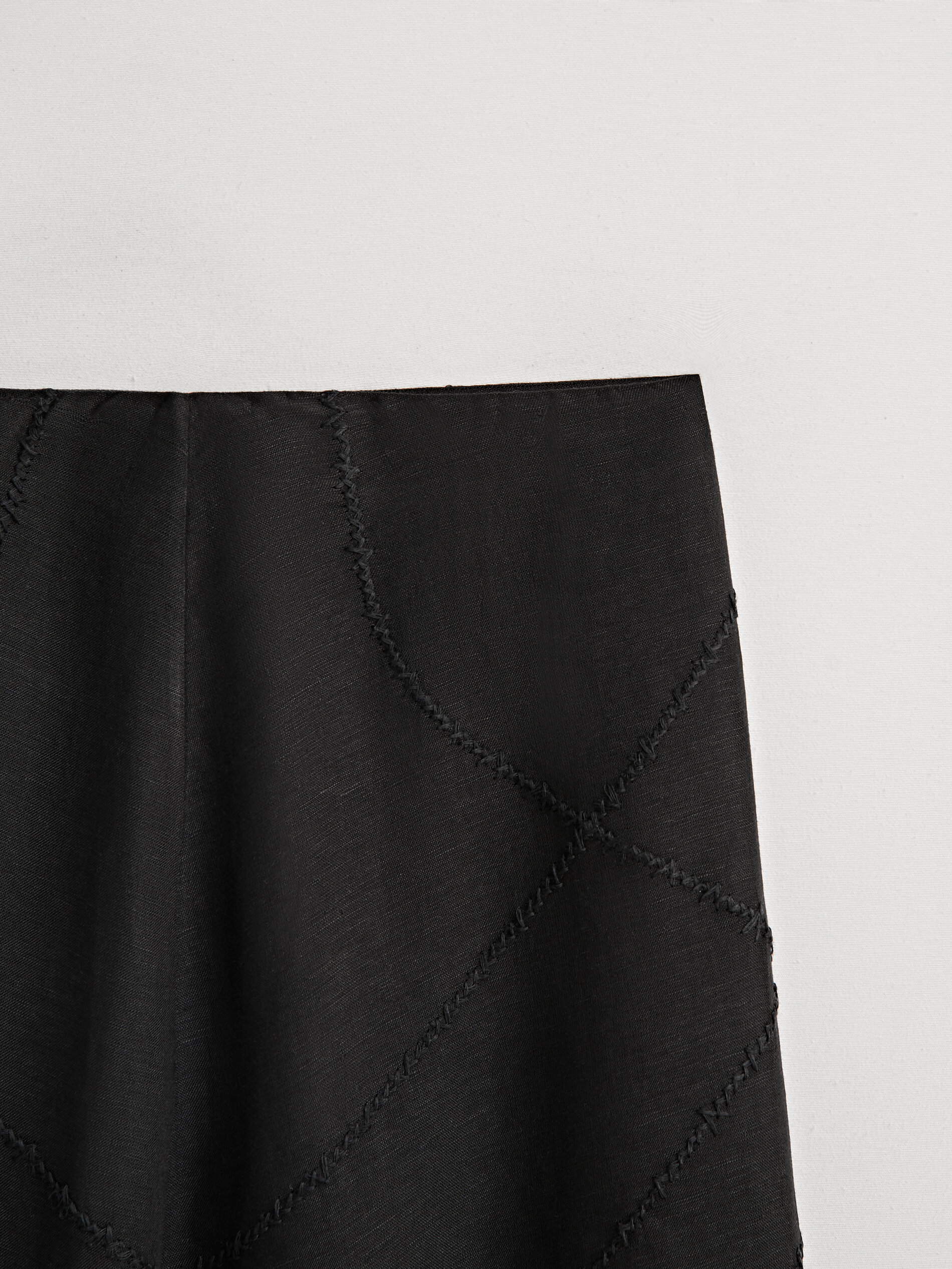 Falda detalle bordados Limited edition - NEGRO