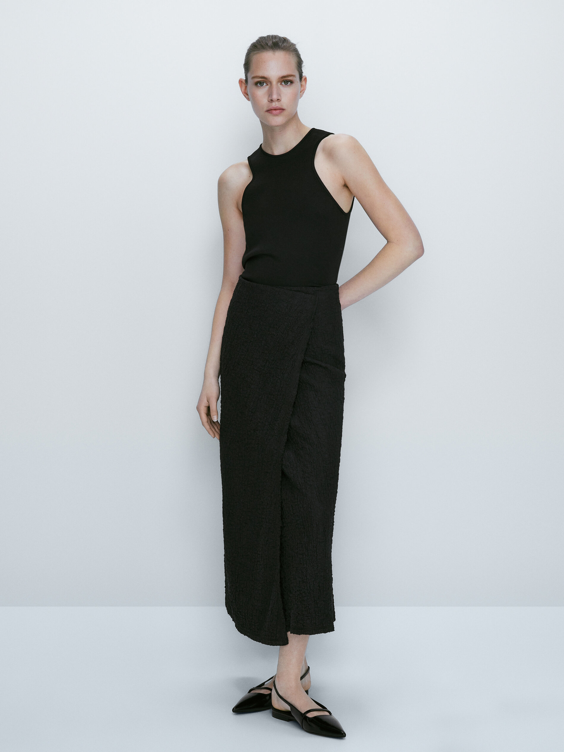 Falda midi cruzada textura - NEGRO