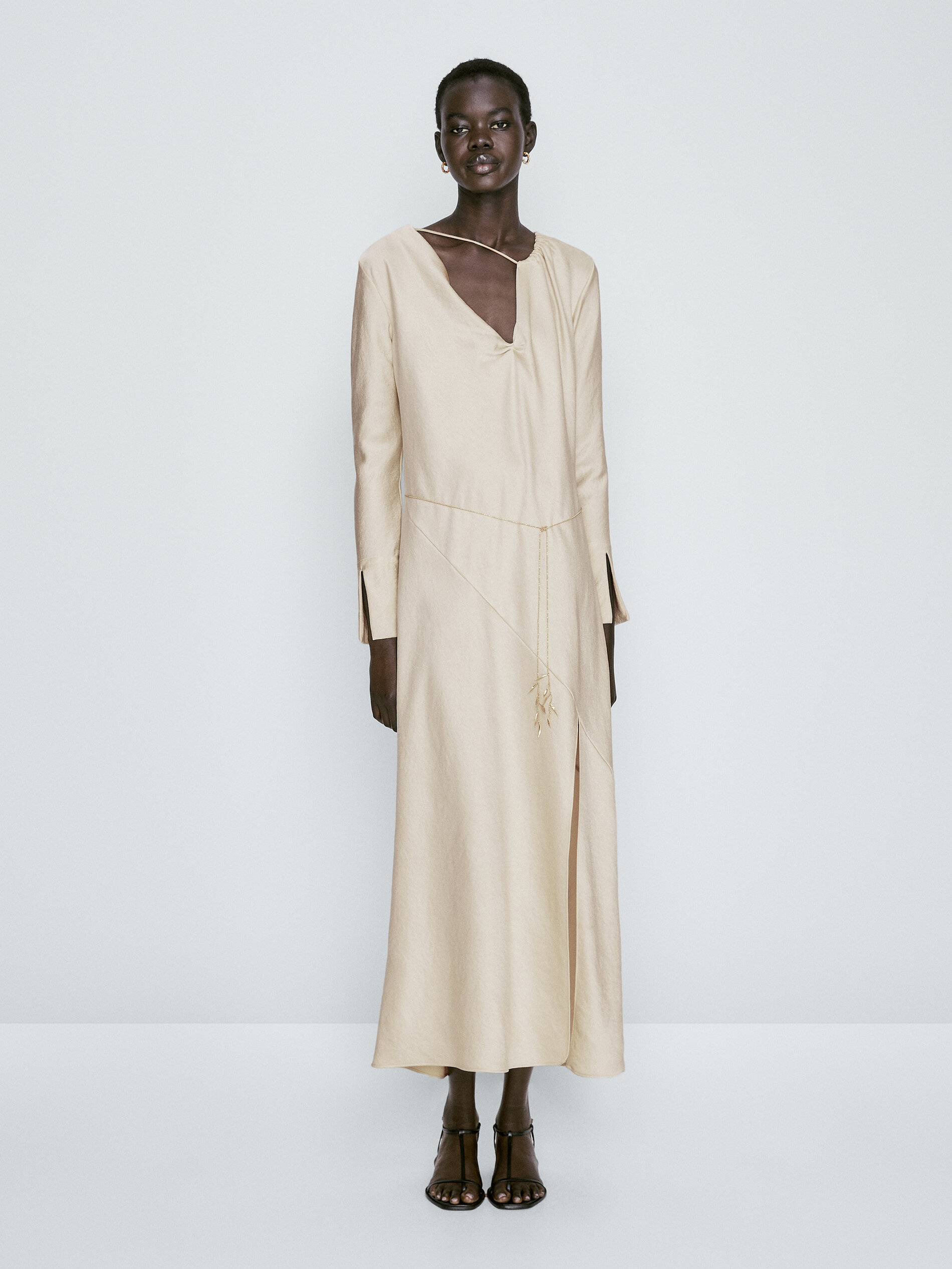 Vestido largo satinado cut out - CHAMPÁN