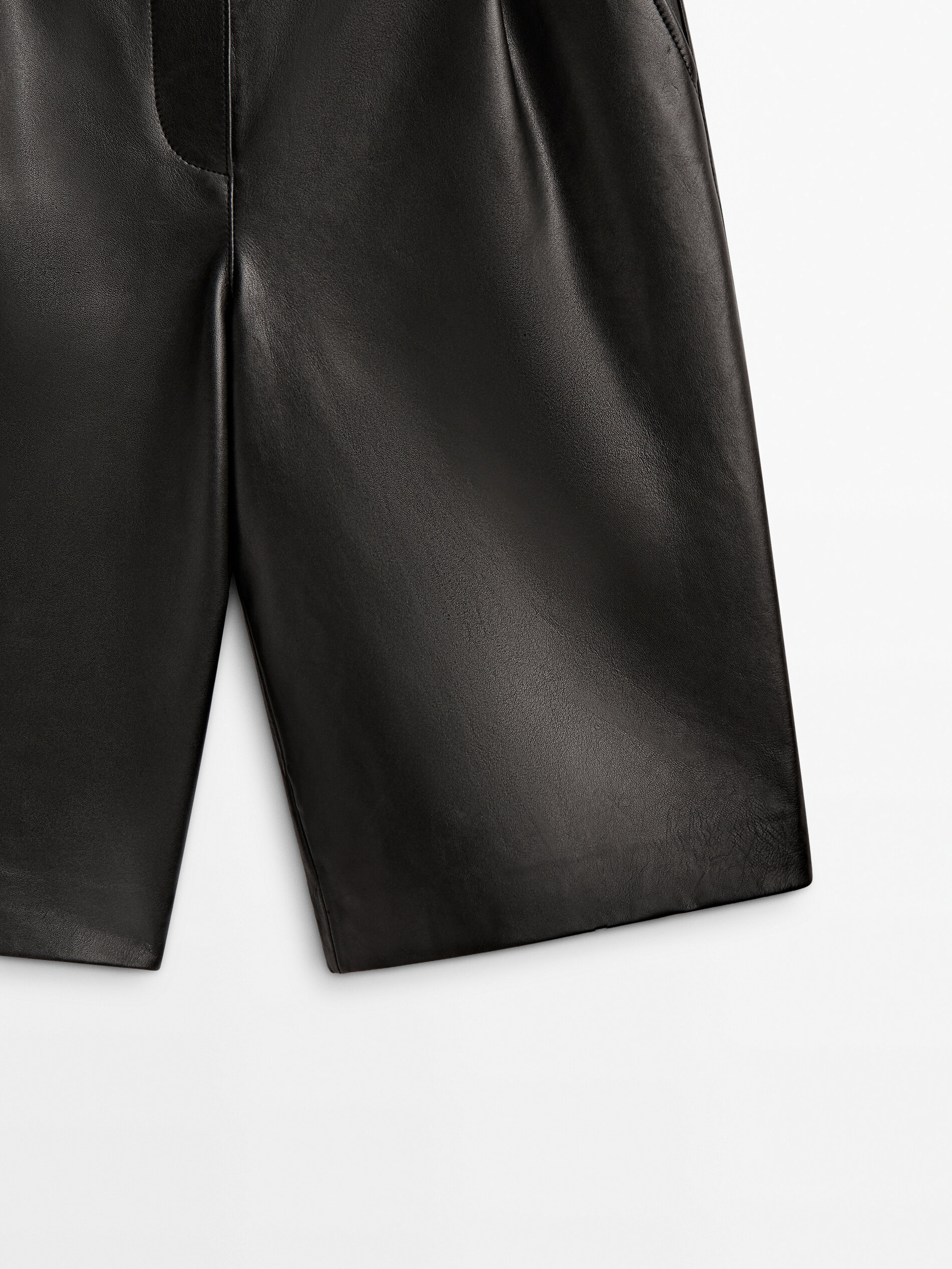 Bermuda piel napa - NEGRO