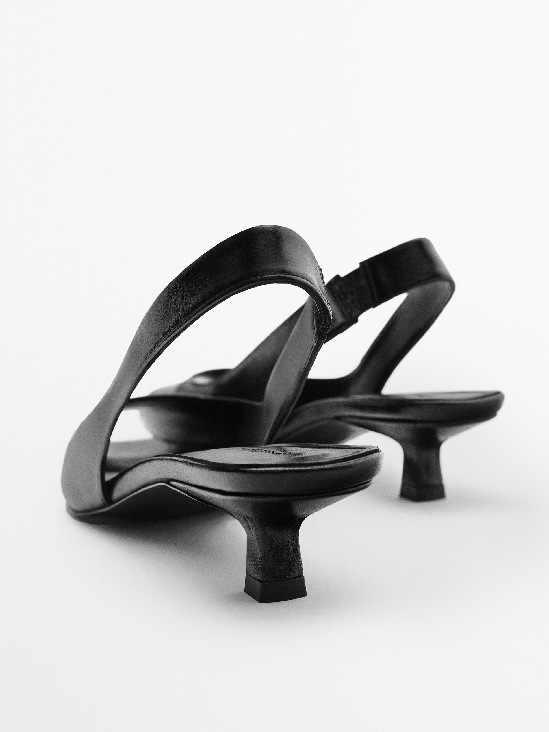 Zapato tacón piel destalonado - NEGRO