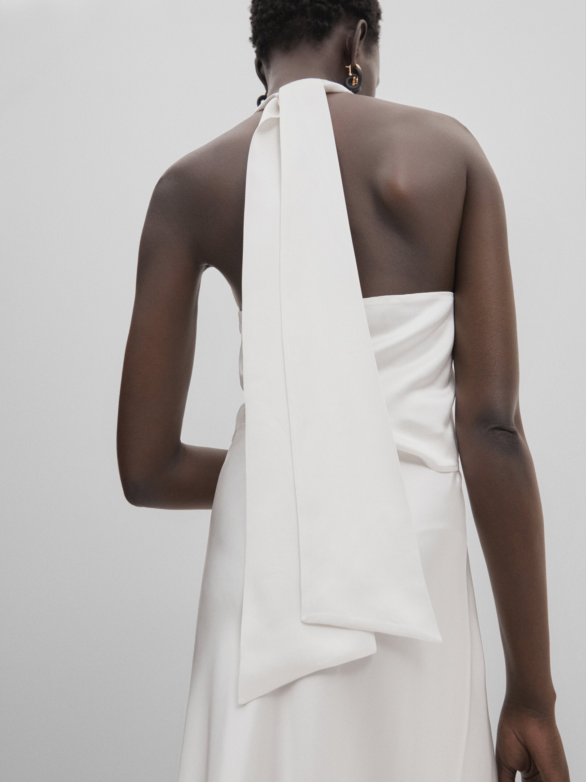 Top halter satinado -Studio - CRUDO