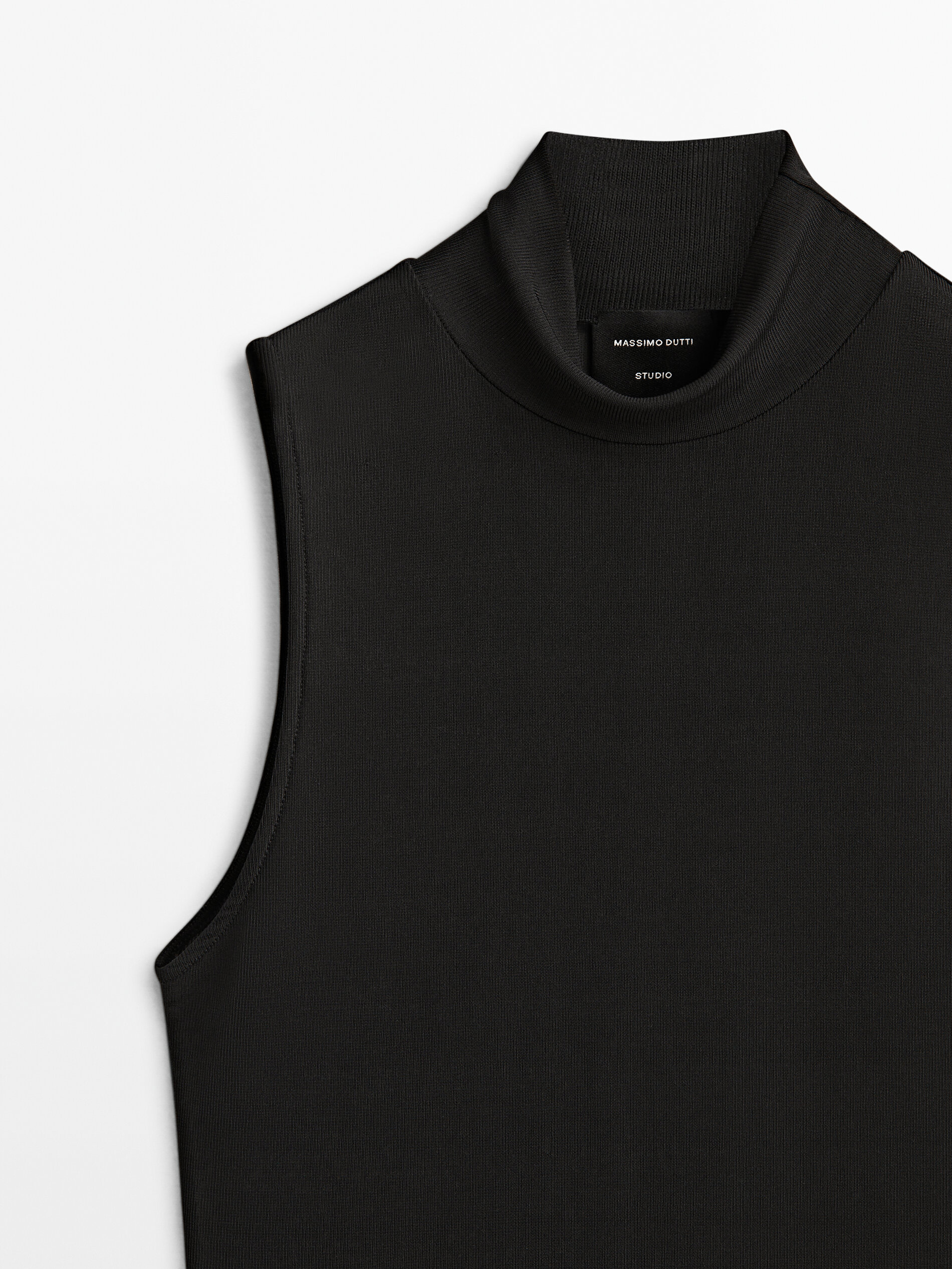 Top negro sin mangas -Studio - NEGRO