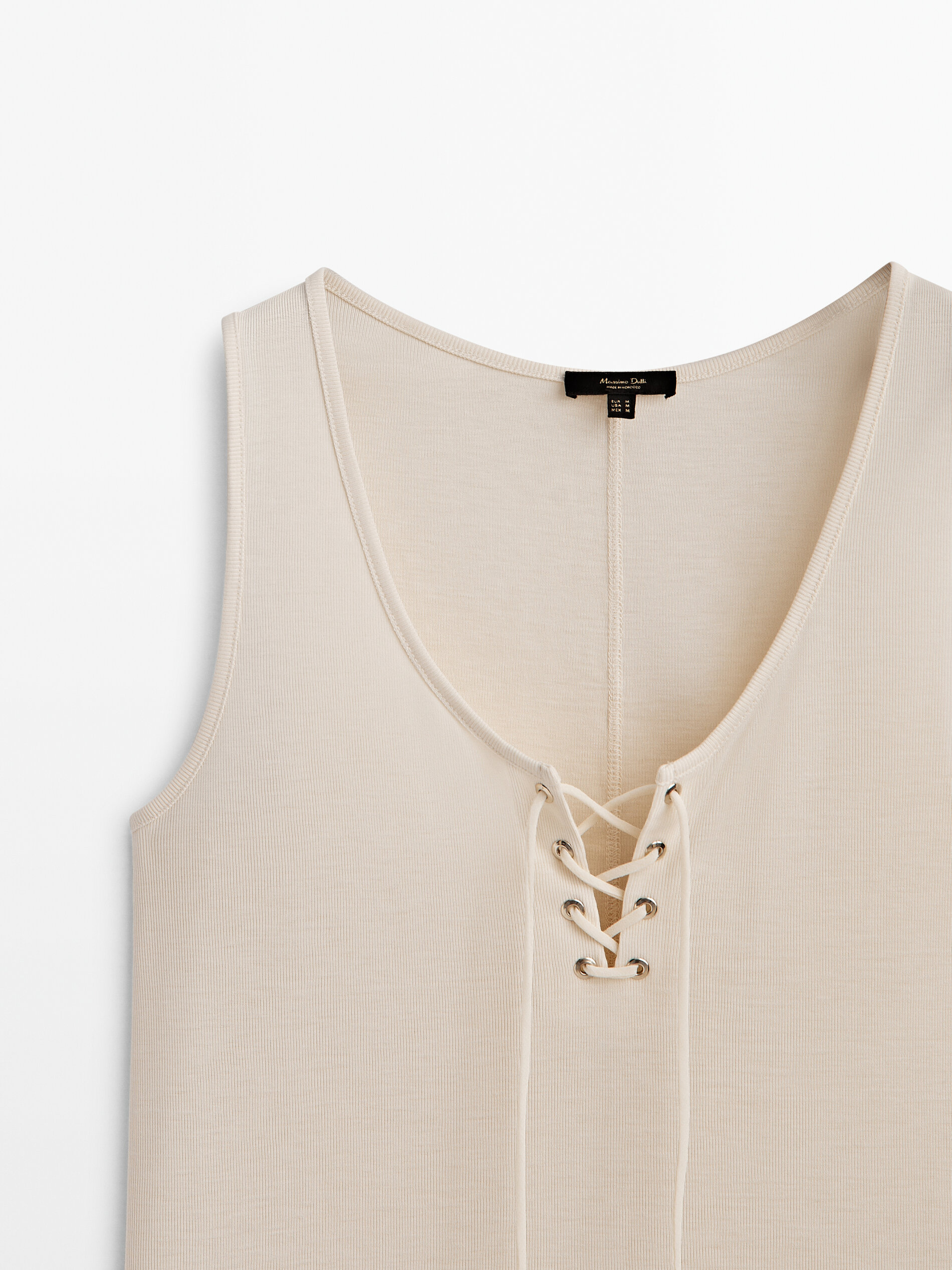 Camiseta escote entrelazado sin mangas - CRUDO