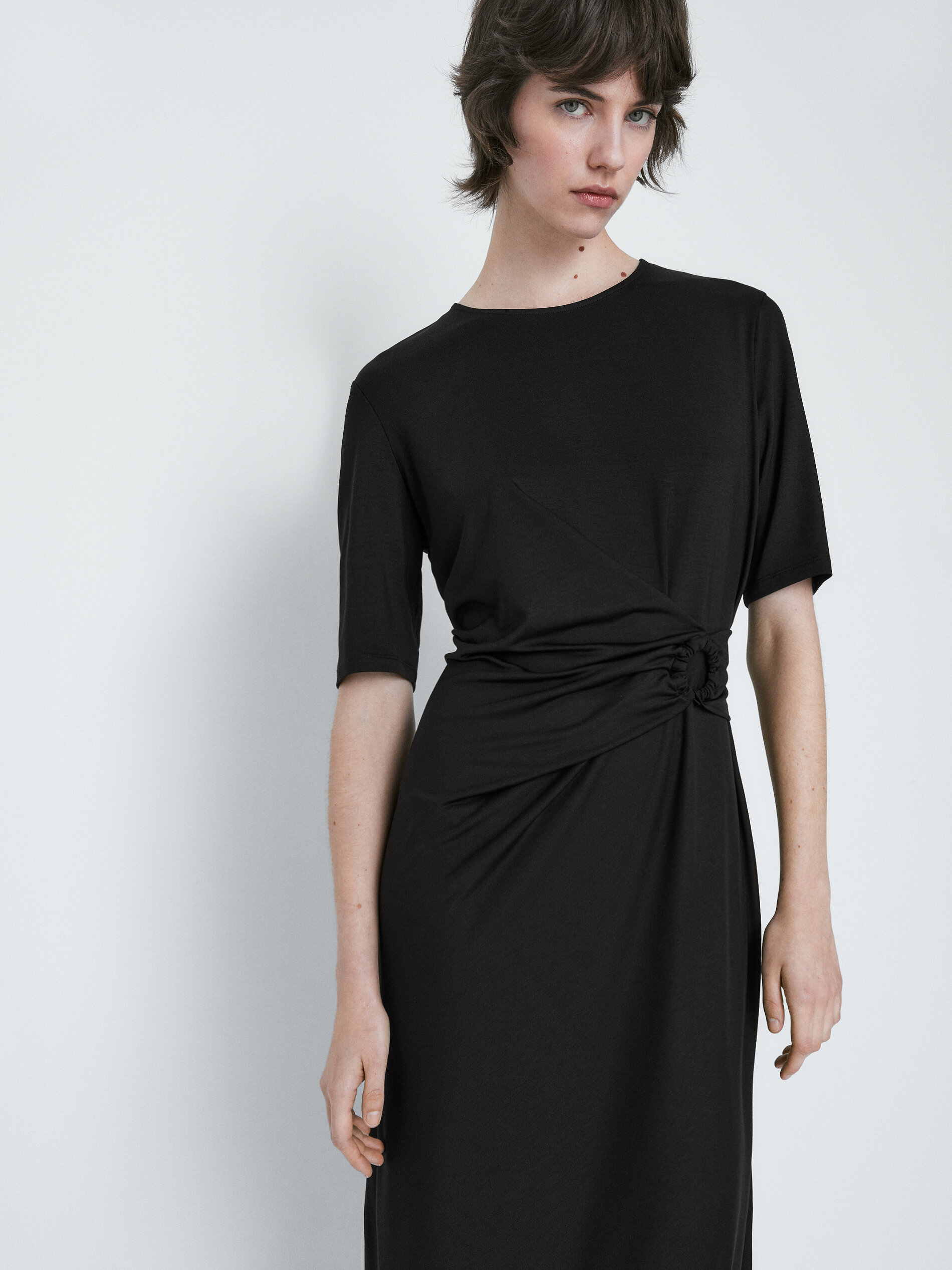 Vestido negro detalle argolla - NEGRO