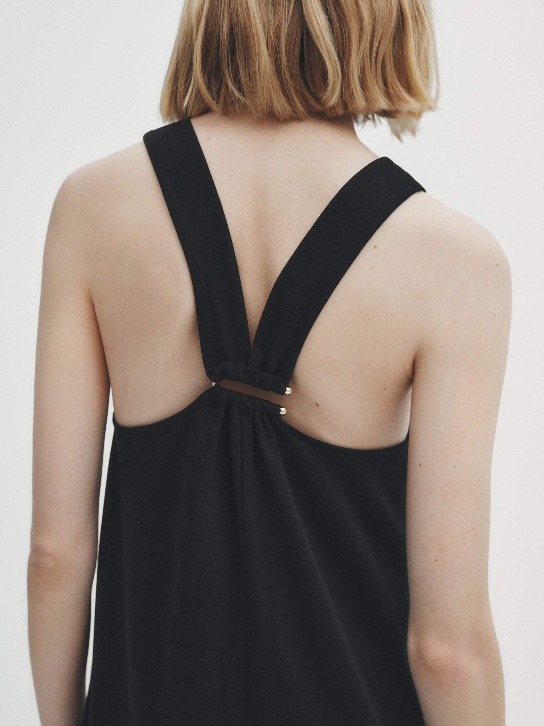 Vestido midi detalle pieza frunce espalda - NEGRO