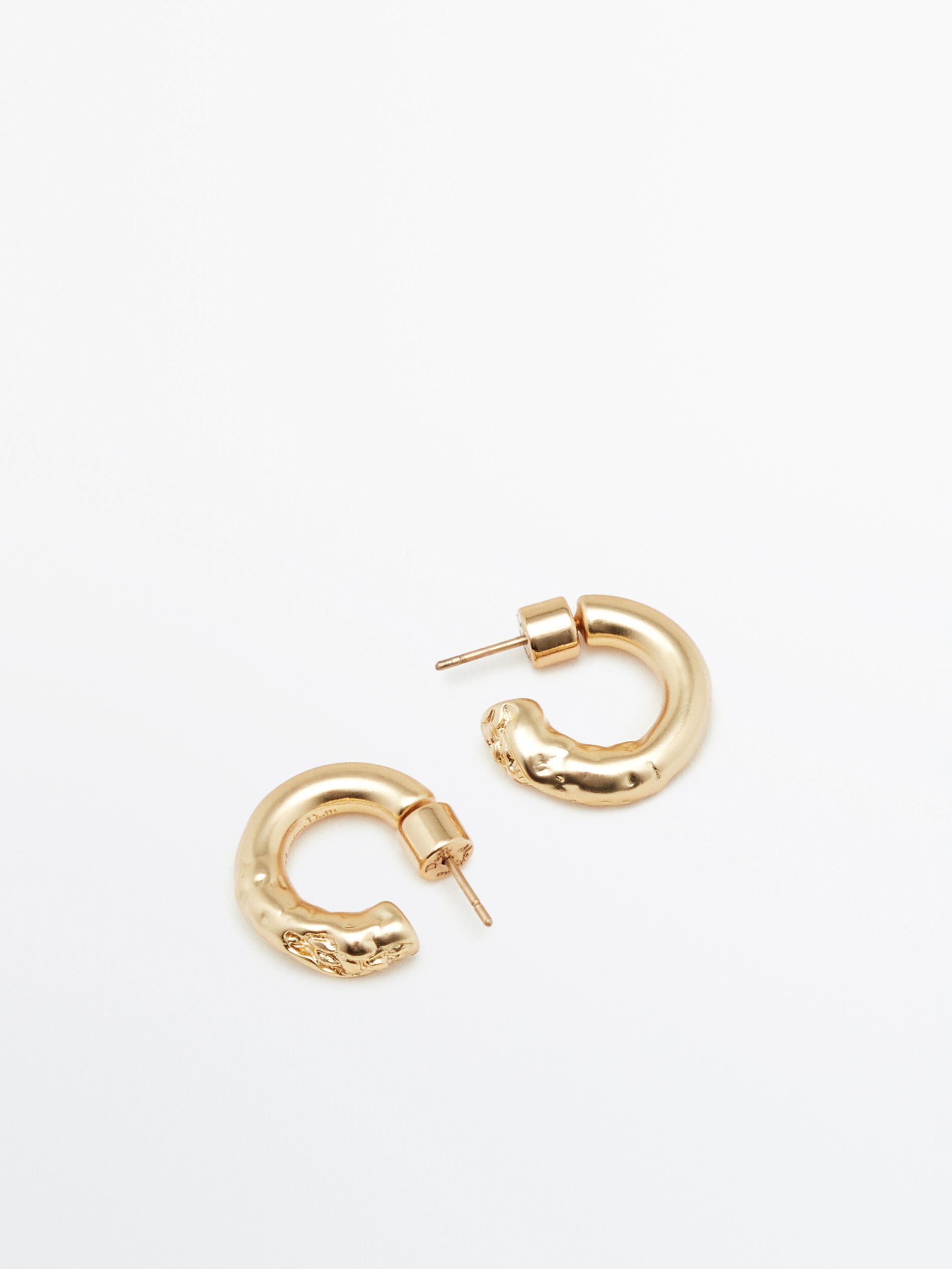 Pendientes aros pequeños textura baño oro - DORADO