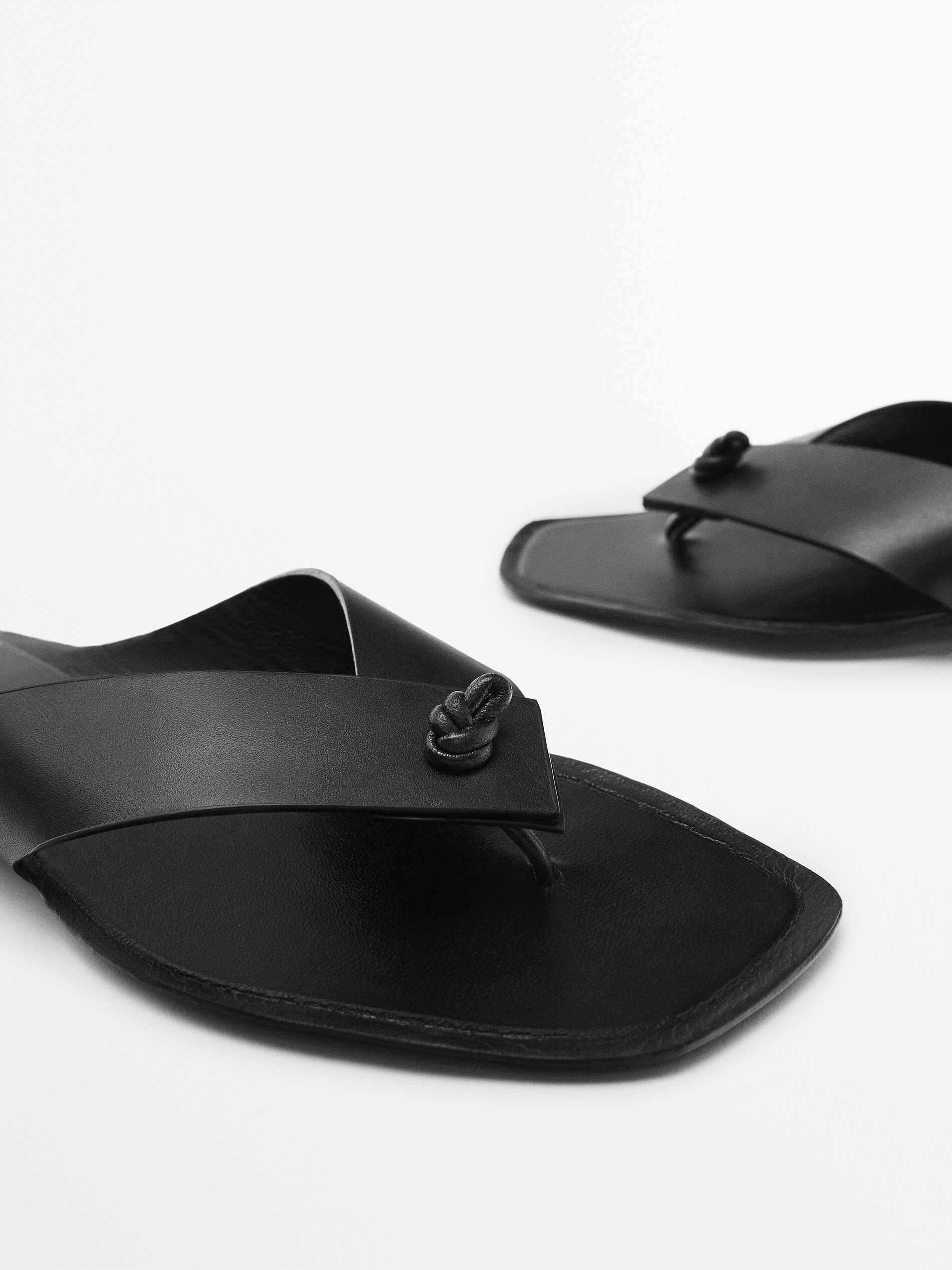 SANDALIA PLANA PIEL LIMITED EDITION - NEGRO