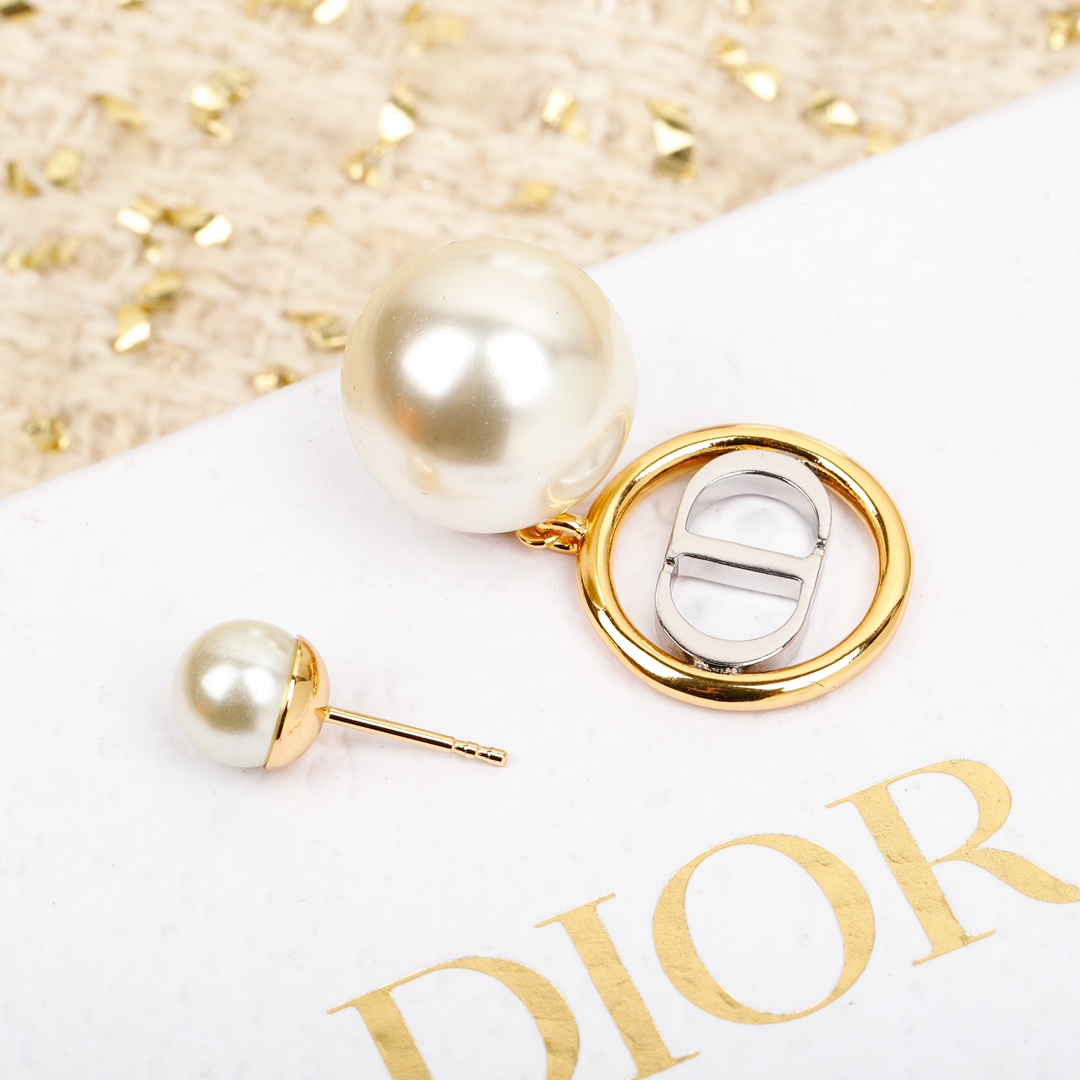 Christian Dior pearl earrings