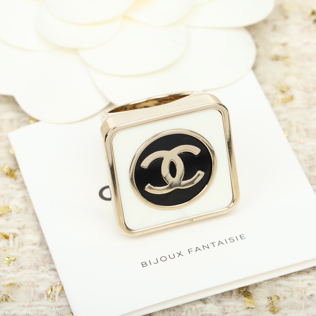 Chanel  23 Square ring diamond ring