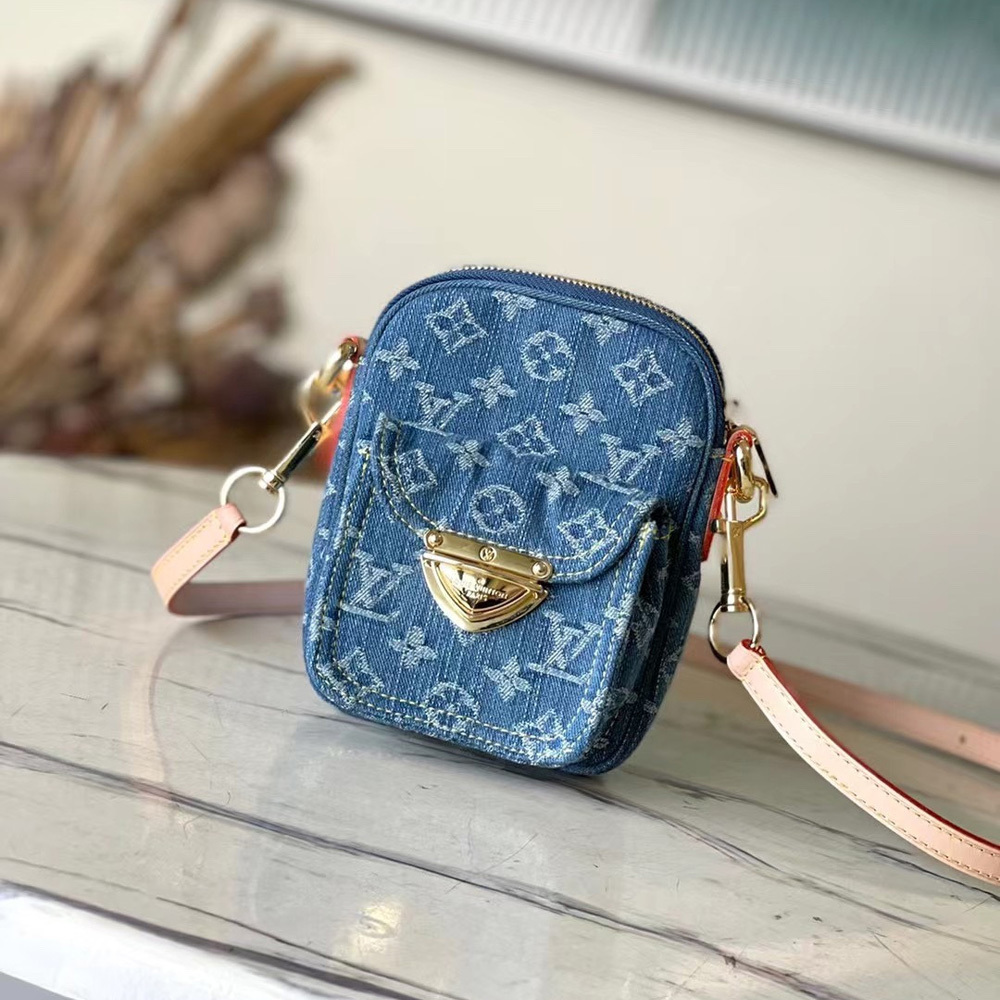Louis Vuitton LV  Zippered Shoulder Crossbody Bag  M82948 Top quality(Replica)
