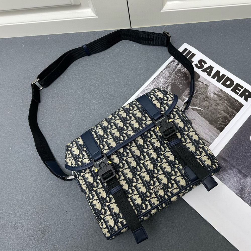 Dior Hit The Road Flap Messenger Bag  (Replica)