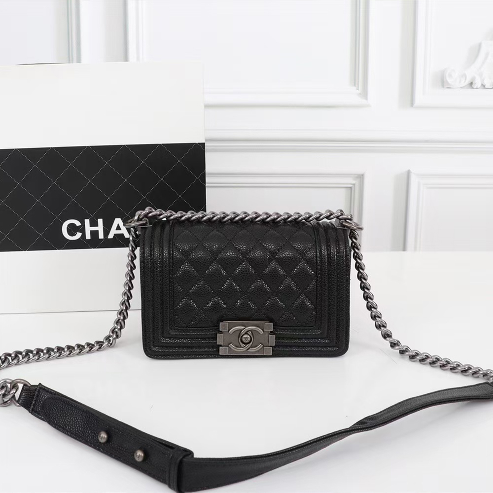 Chanel Large Boy Flap Bag (Replica)