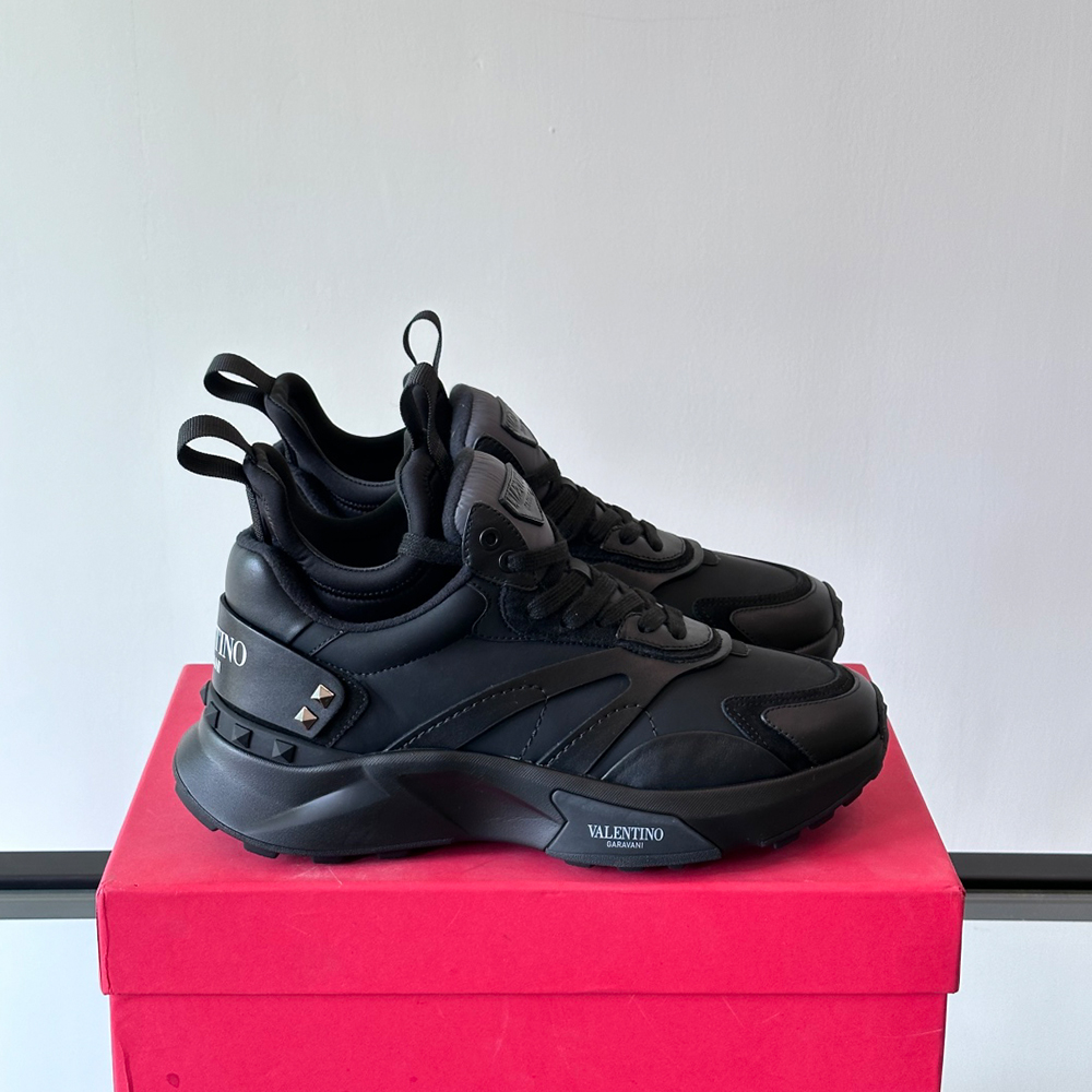 Valentino Garavani Leather Lace-Up Sneakers (Replica)