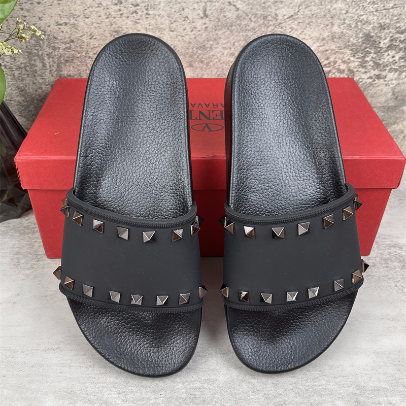 Valentino Rubber Simple And Casual Slide Sandal(Replica)