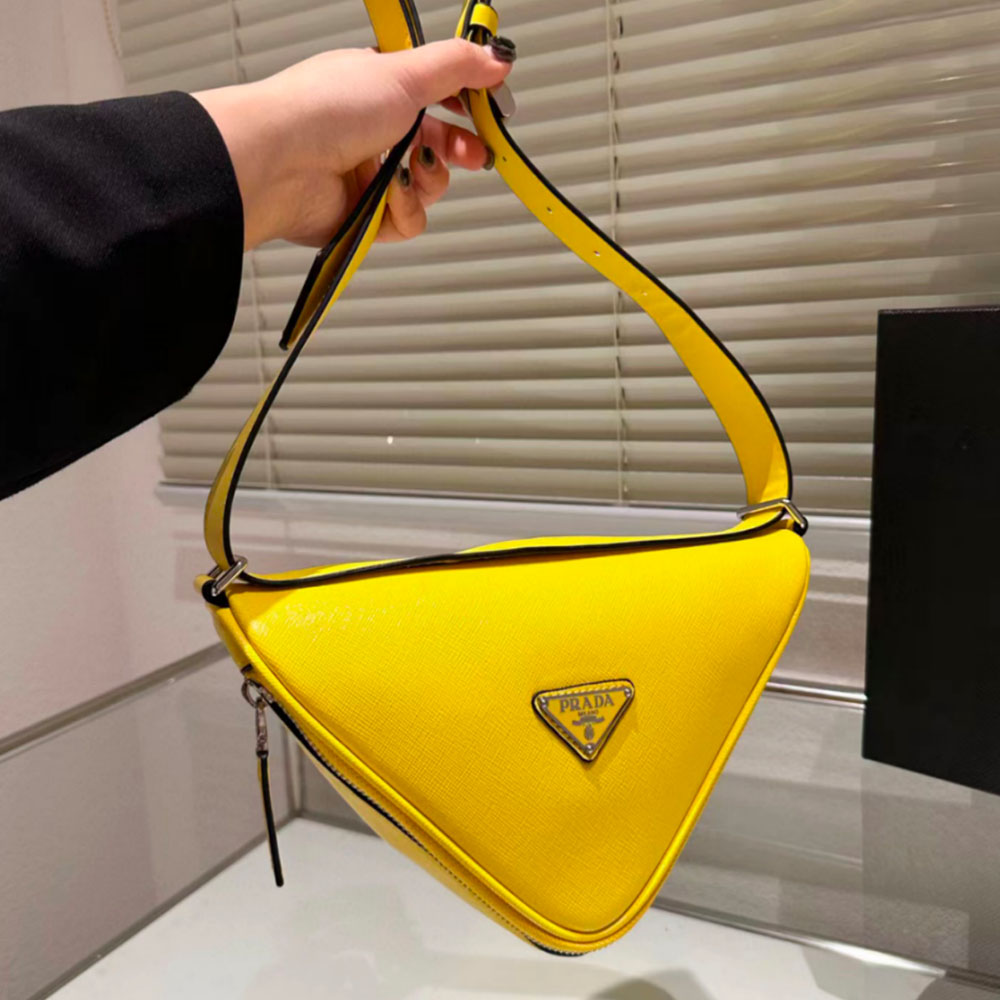 Prada Saffiano Triangle Waist Bag（Replica）