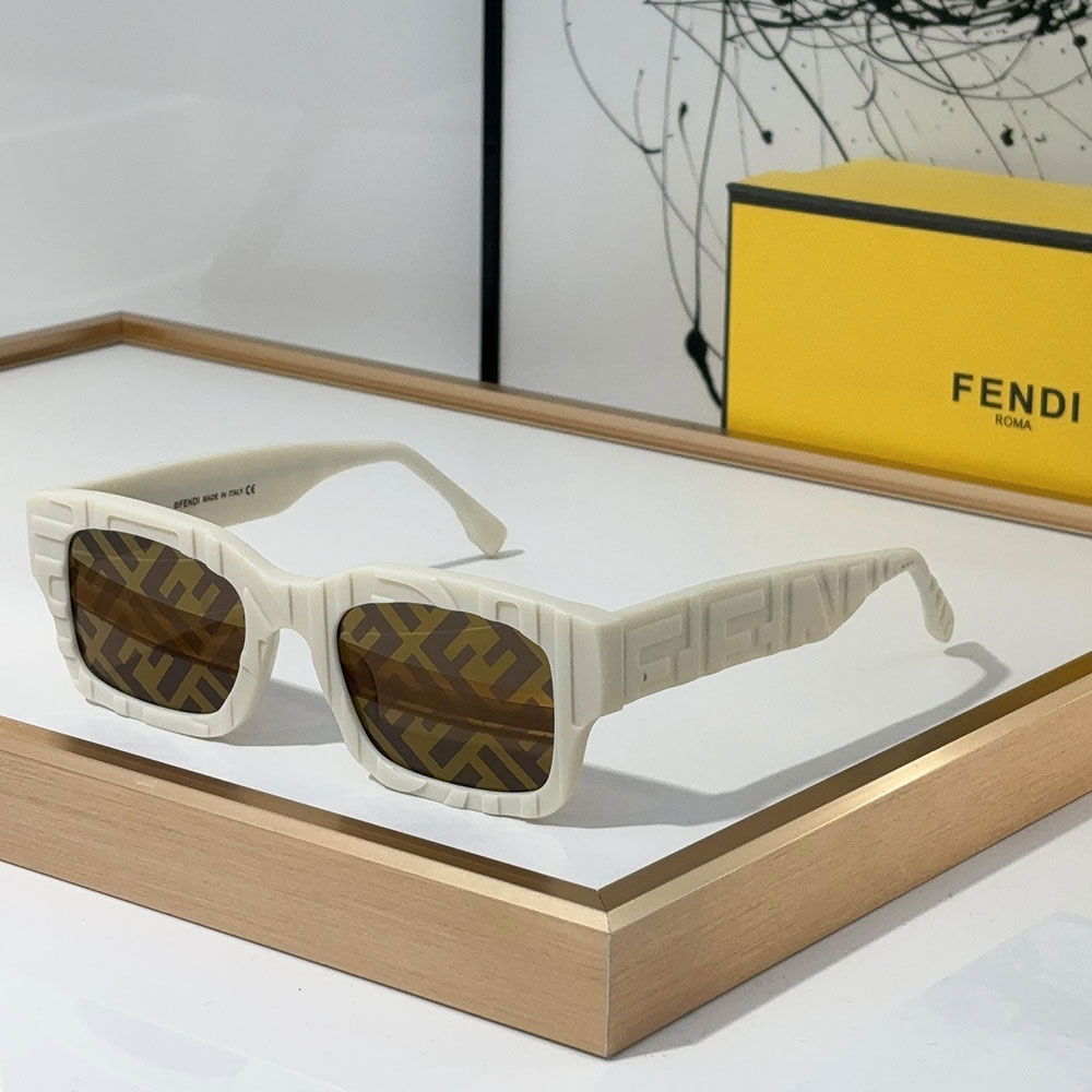 Fendi Full frame Logo Sunglasses Top quality （Replica）