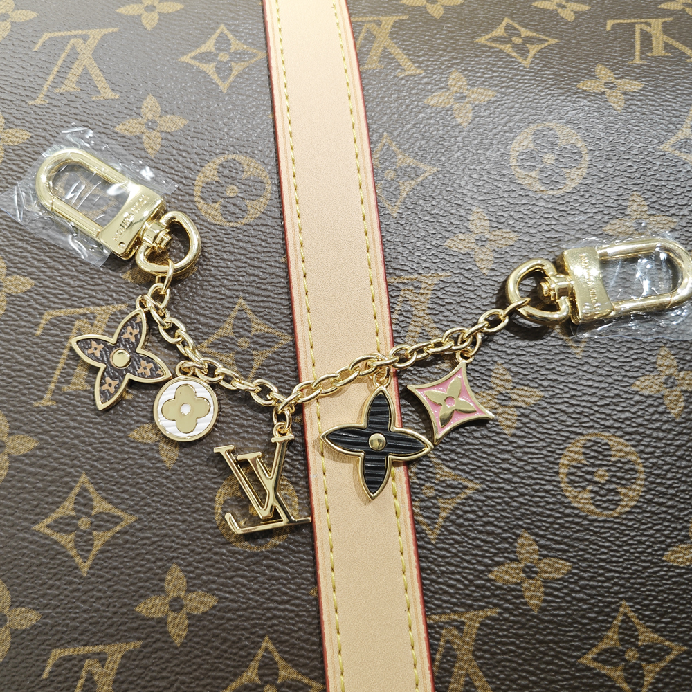 Louis Vuitton LV Keychains (Replica)