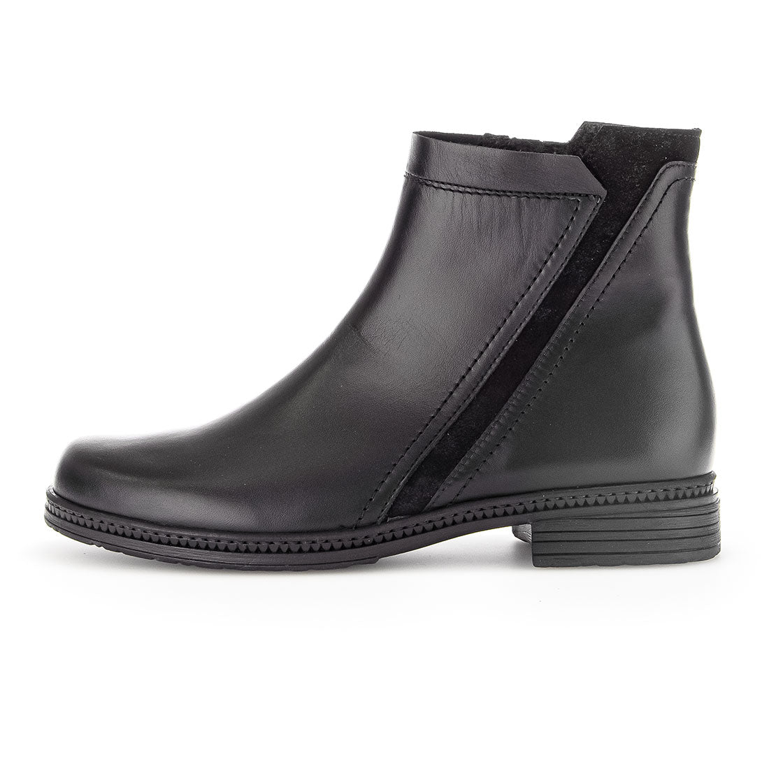 GABOR Black leather boot with removable sole,