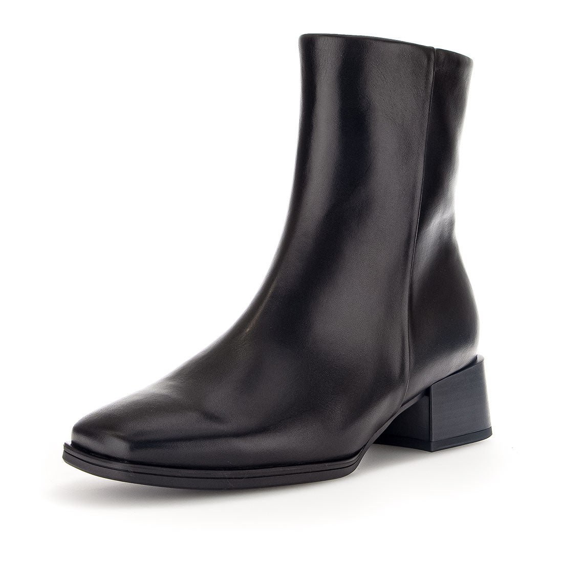 GABOR Black leather boot with zipper,