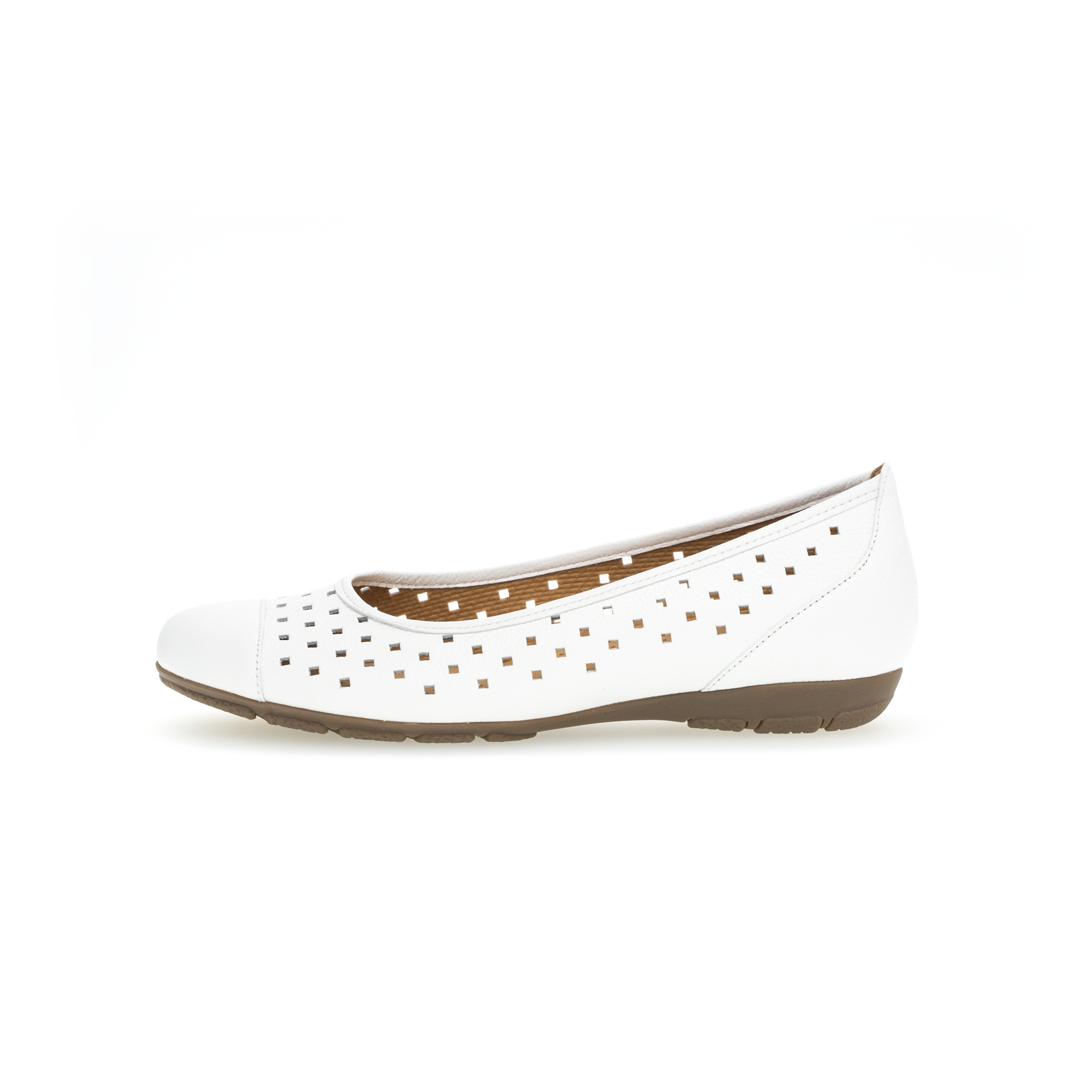 24.169 - CAP TOE PERFORATED BALLET FLAT