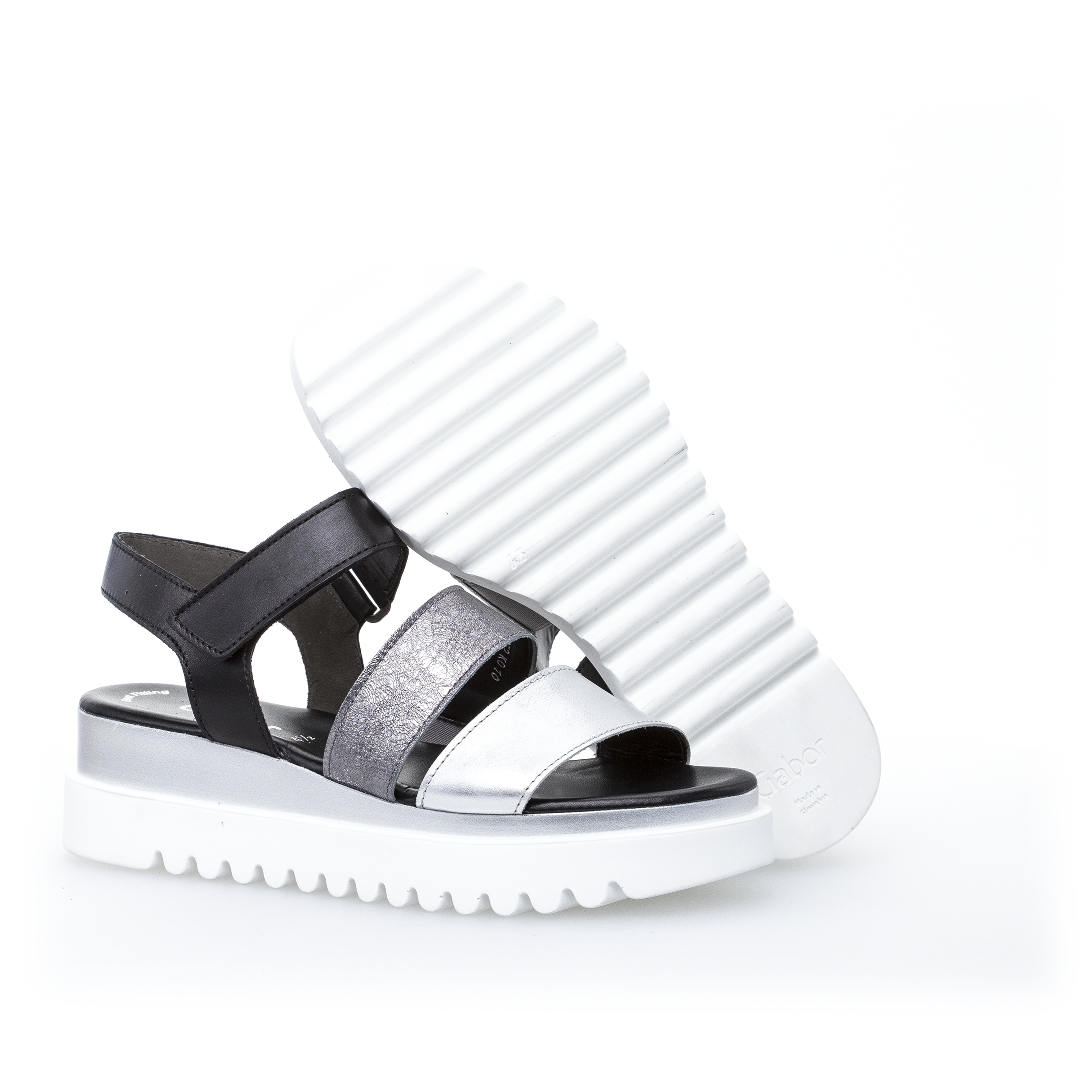 24.610 - THREE STRAP QUARTER STRAP SANDAL