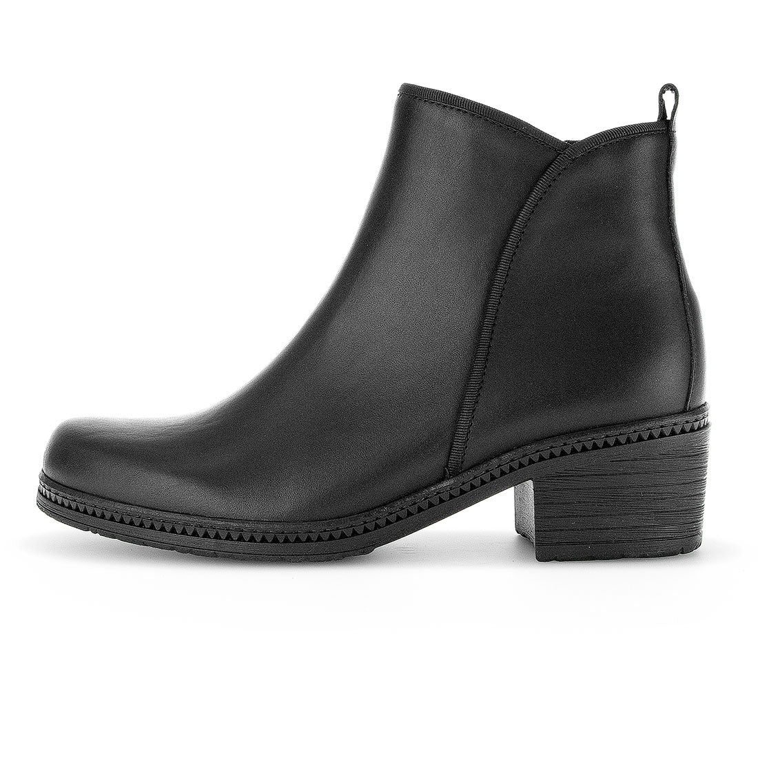 GABOR Black leather boot with 4 cm heel,