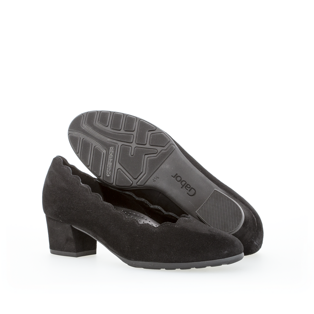 0.2211 - SCALLOPED VAMP PUMP